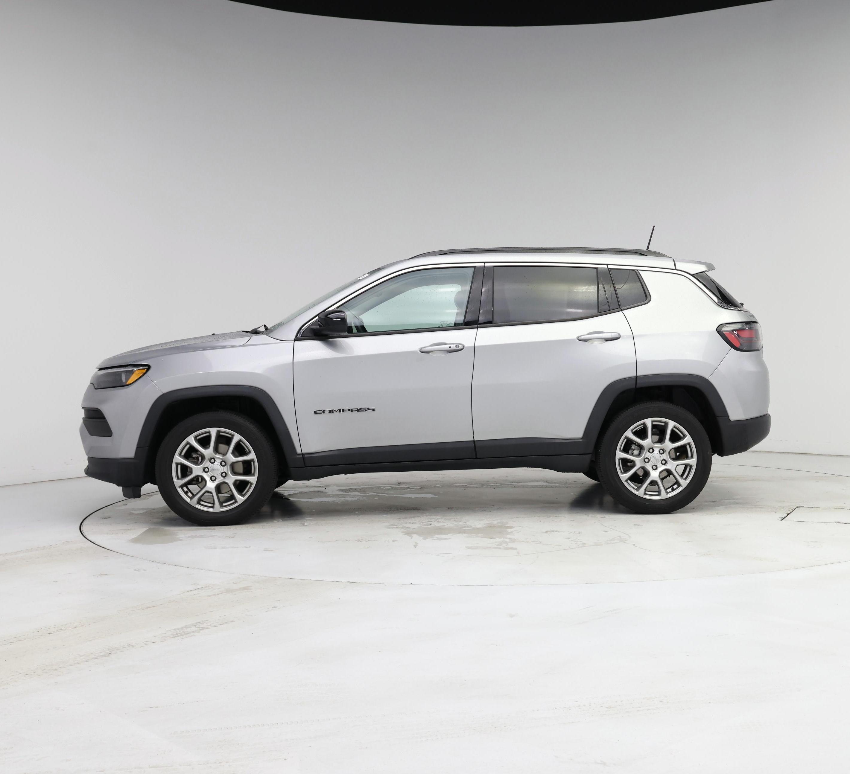 Thumbnail: 2022 Jeep Compass - 3