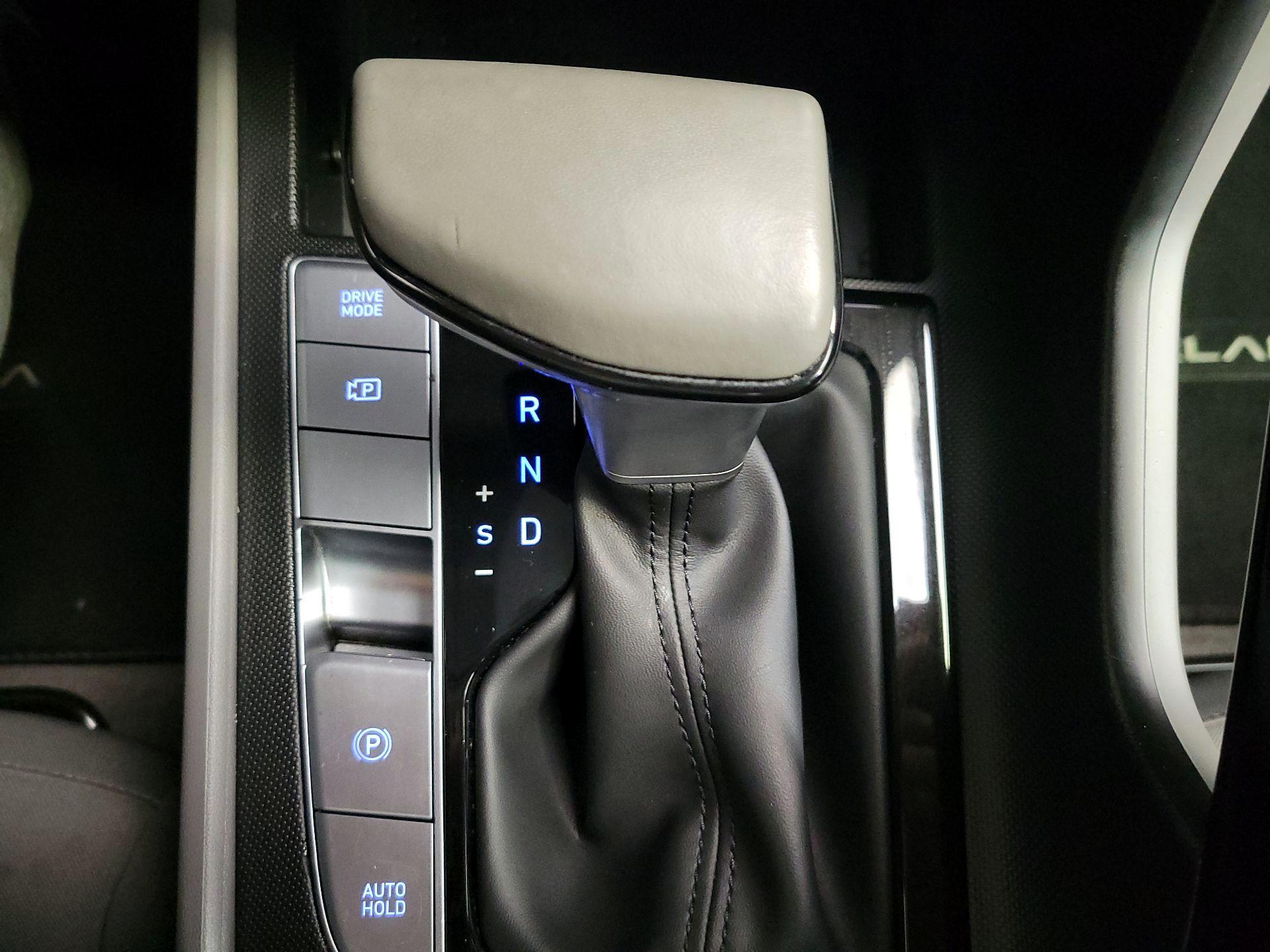 Thumbnail: 2023 Hyundai Elantra - 18