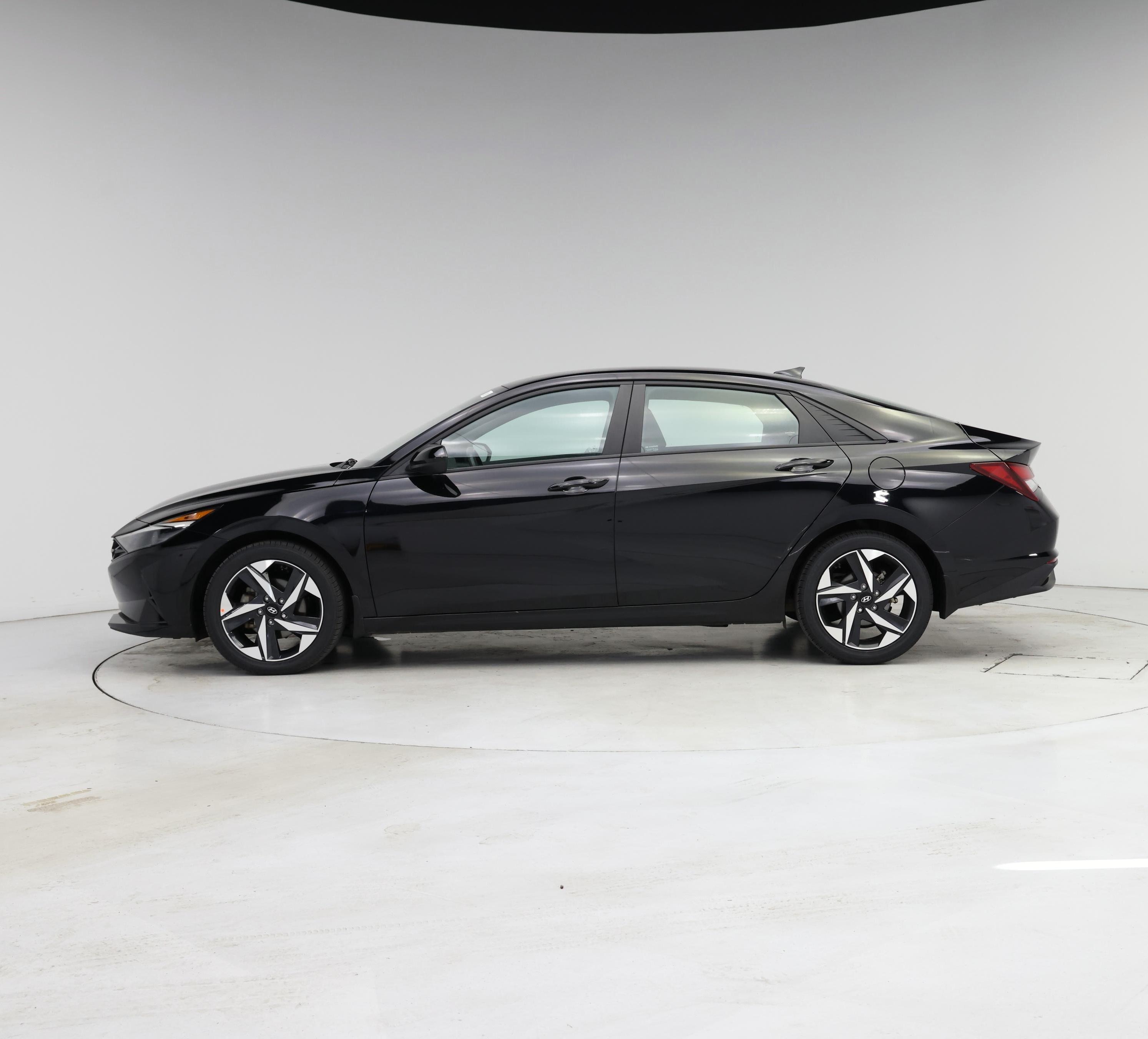 Thumbnail: 2023 Hyundai Elantra - 3