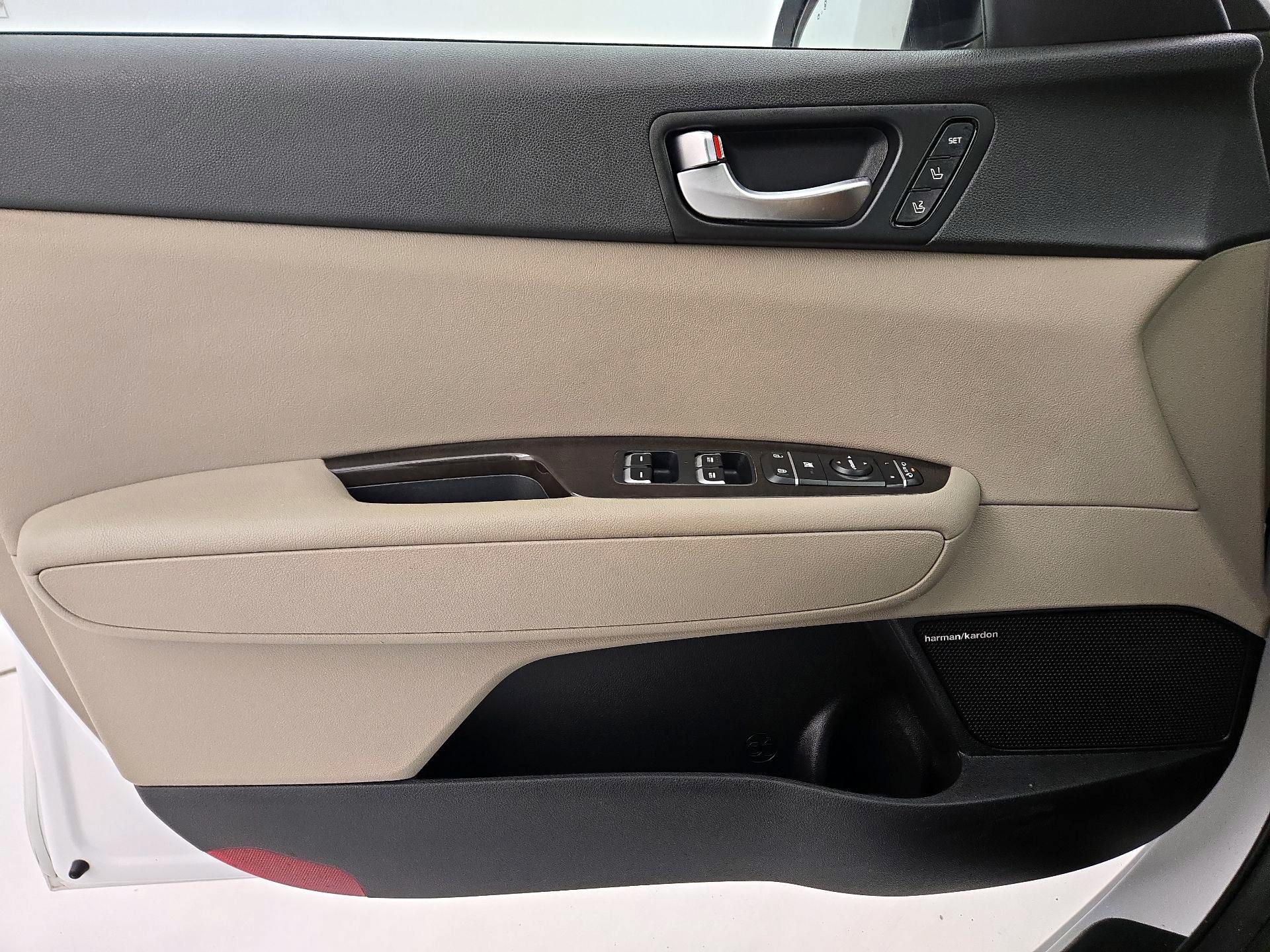 Thumbnail: 2016 Kia Optima - 12