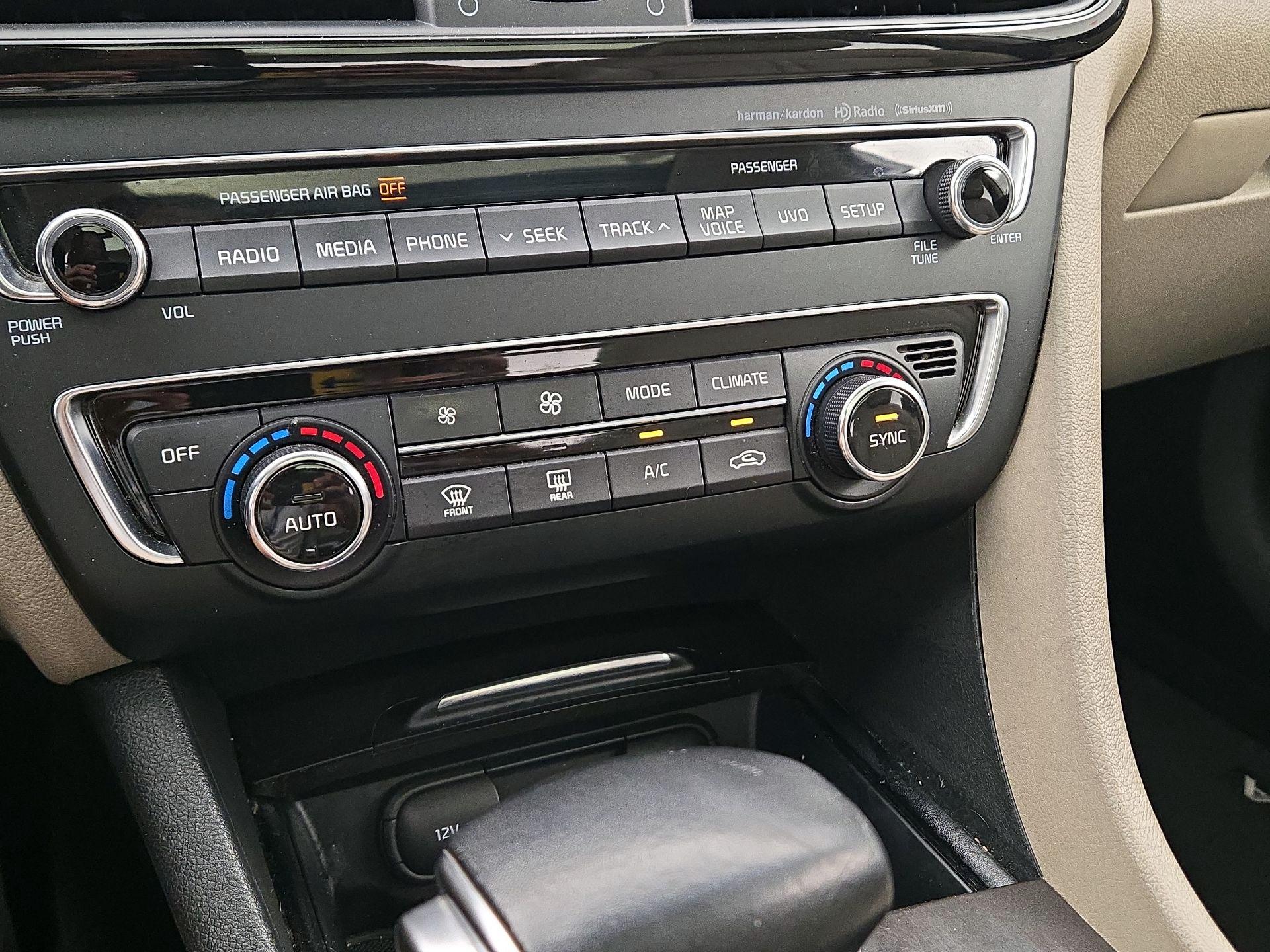 Thumbnail: 2016 Kia Optima - 16