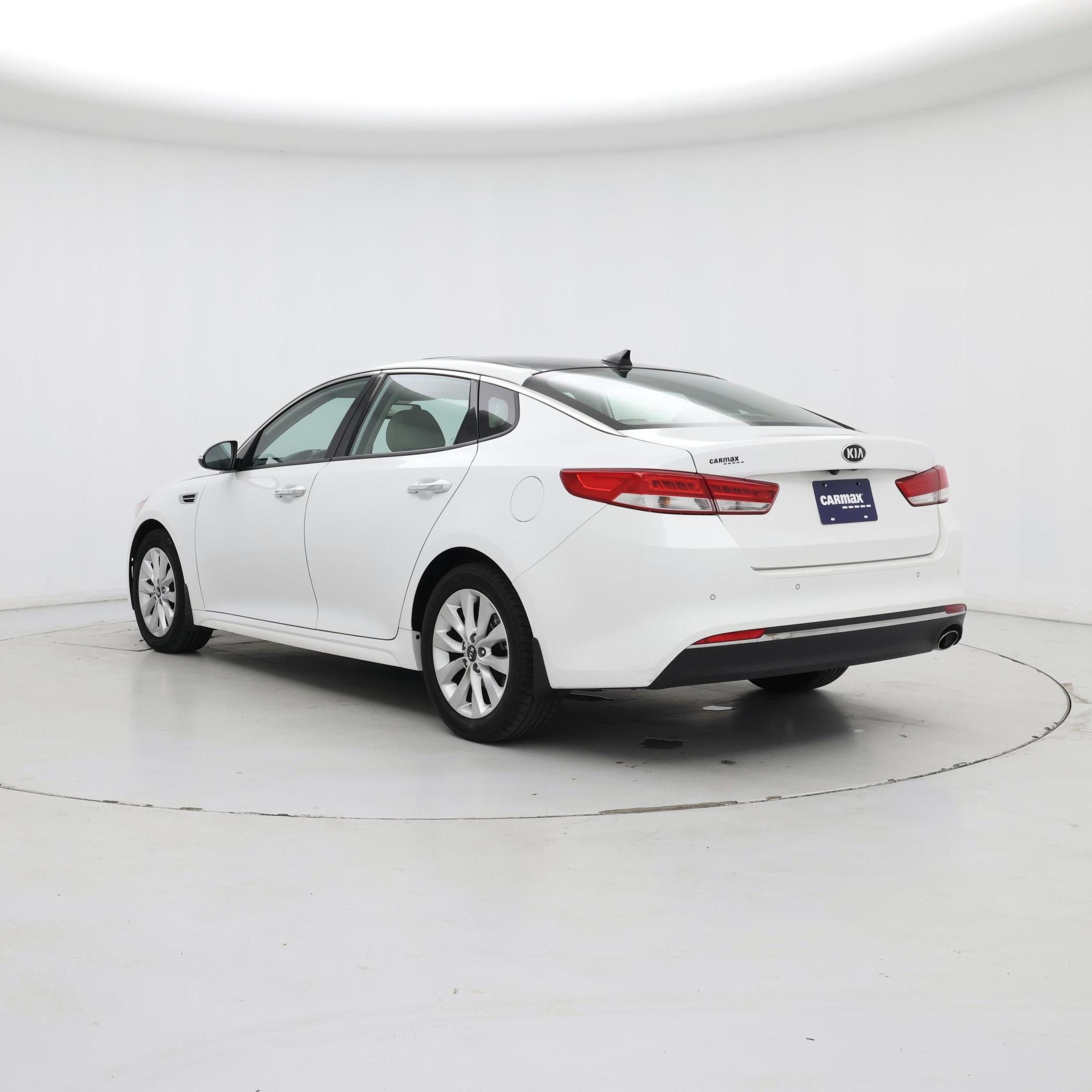 Thumbnail: 2016 Kia Optima - 2