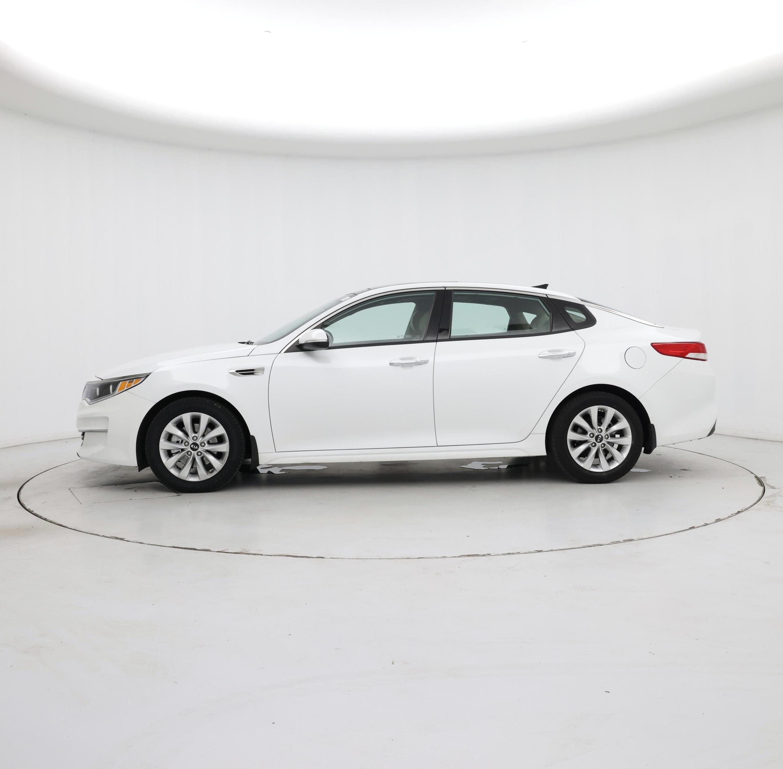 Thumbnail: 2016 Kia Optima - 3