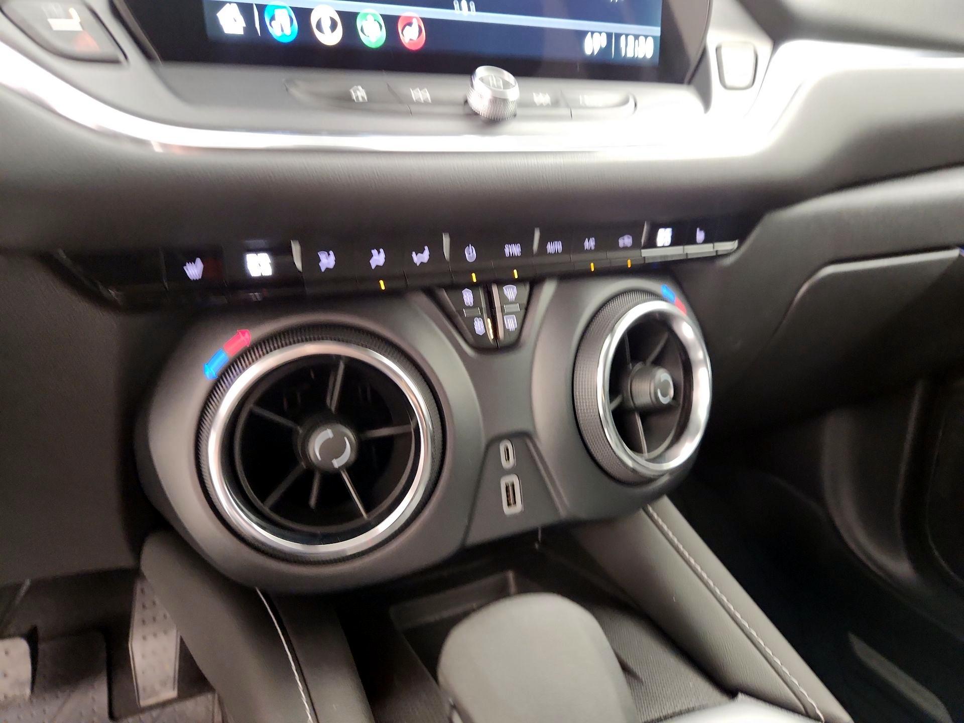 Thumbnail: 2023 Chevrolet Blazer - 16