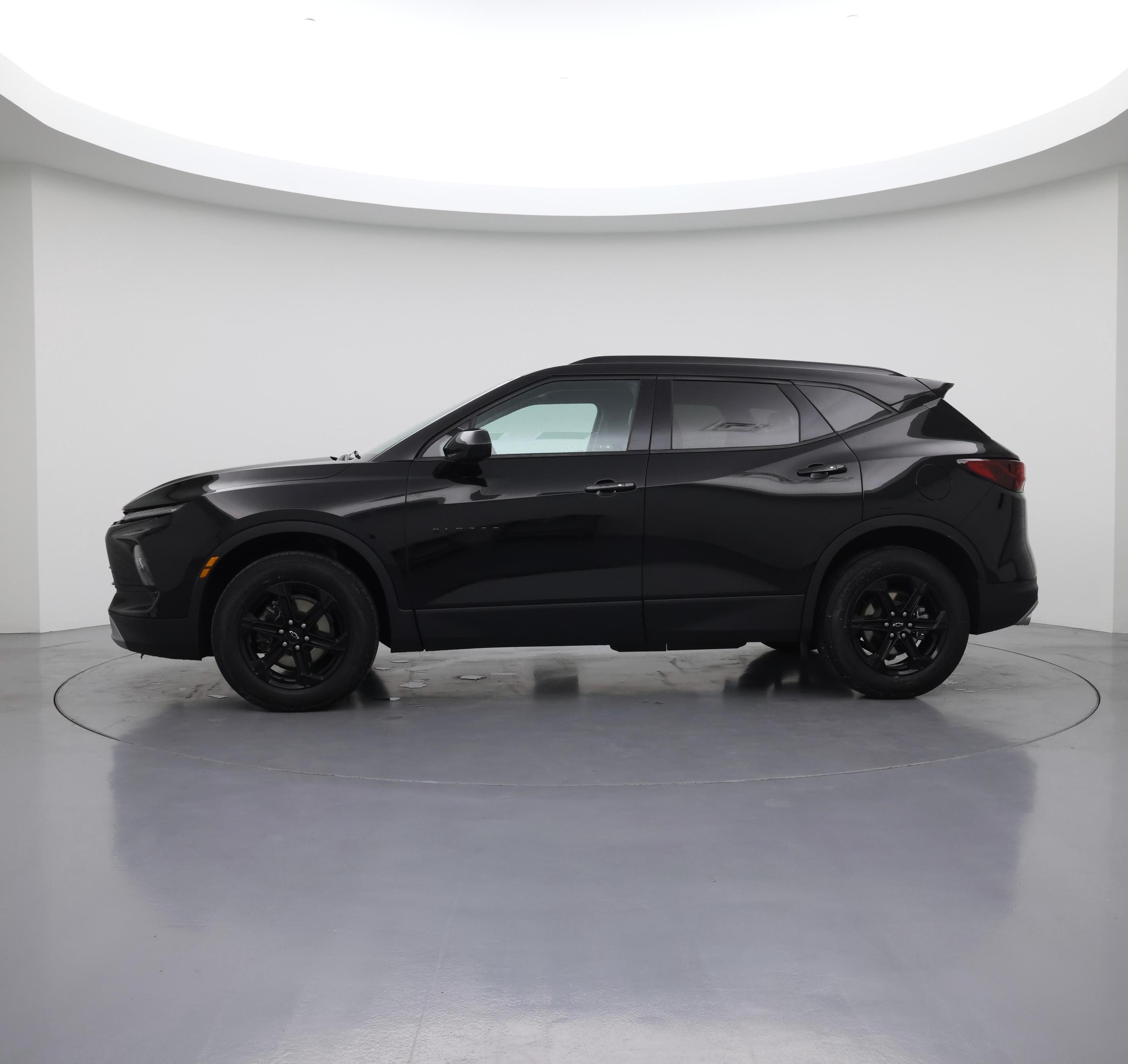 Thumbnail: 2023 Chevrolet Blazer - 3