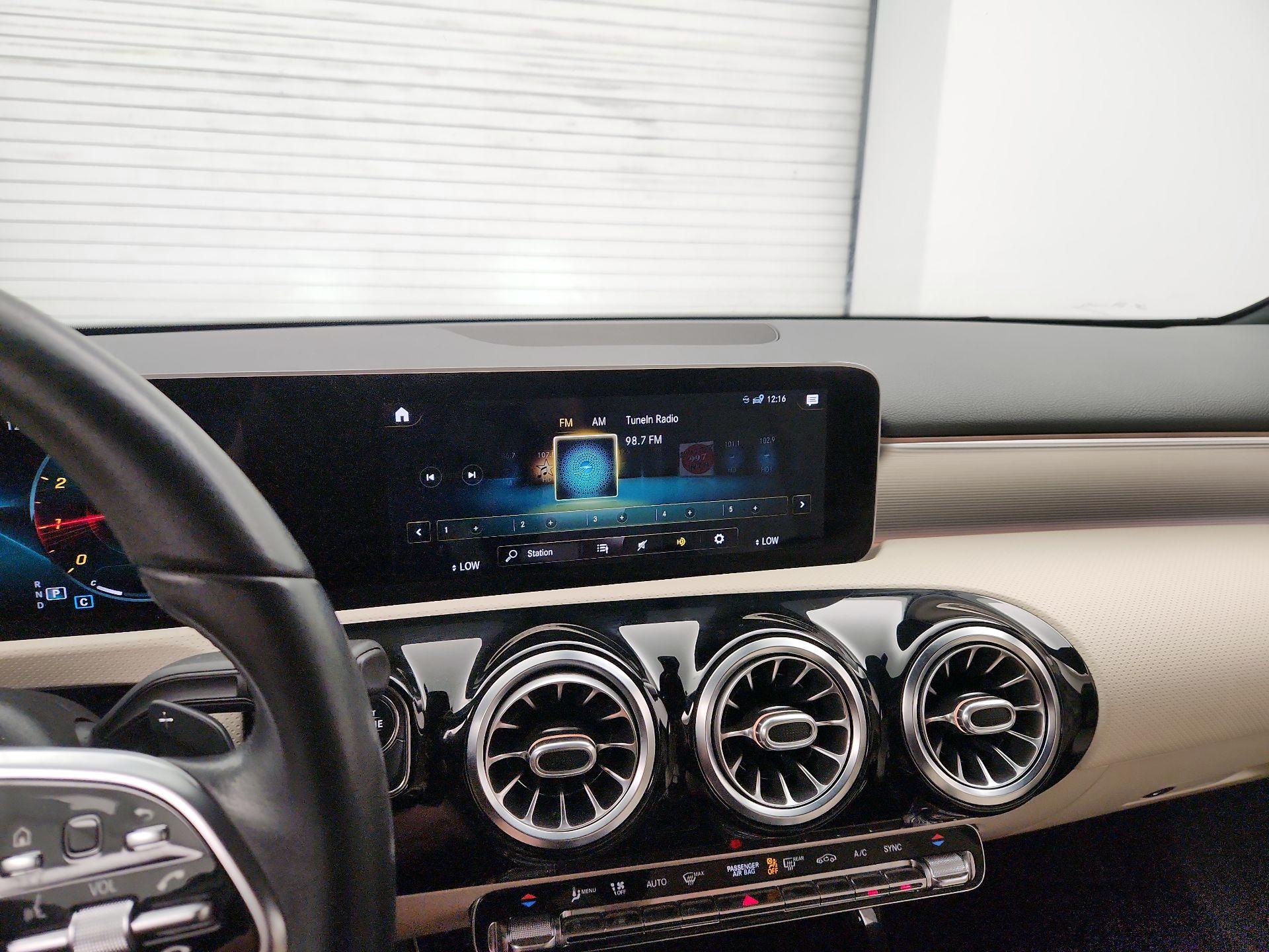 Thumbnail: 2020 Mercedes-Benz A-Class - 15