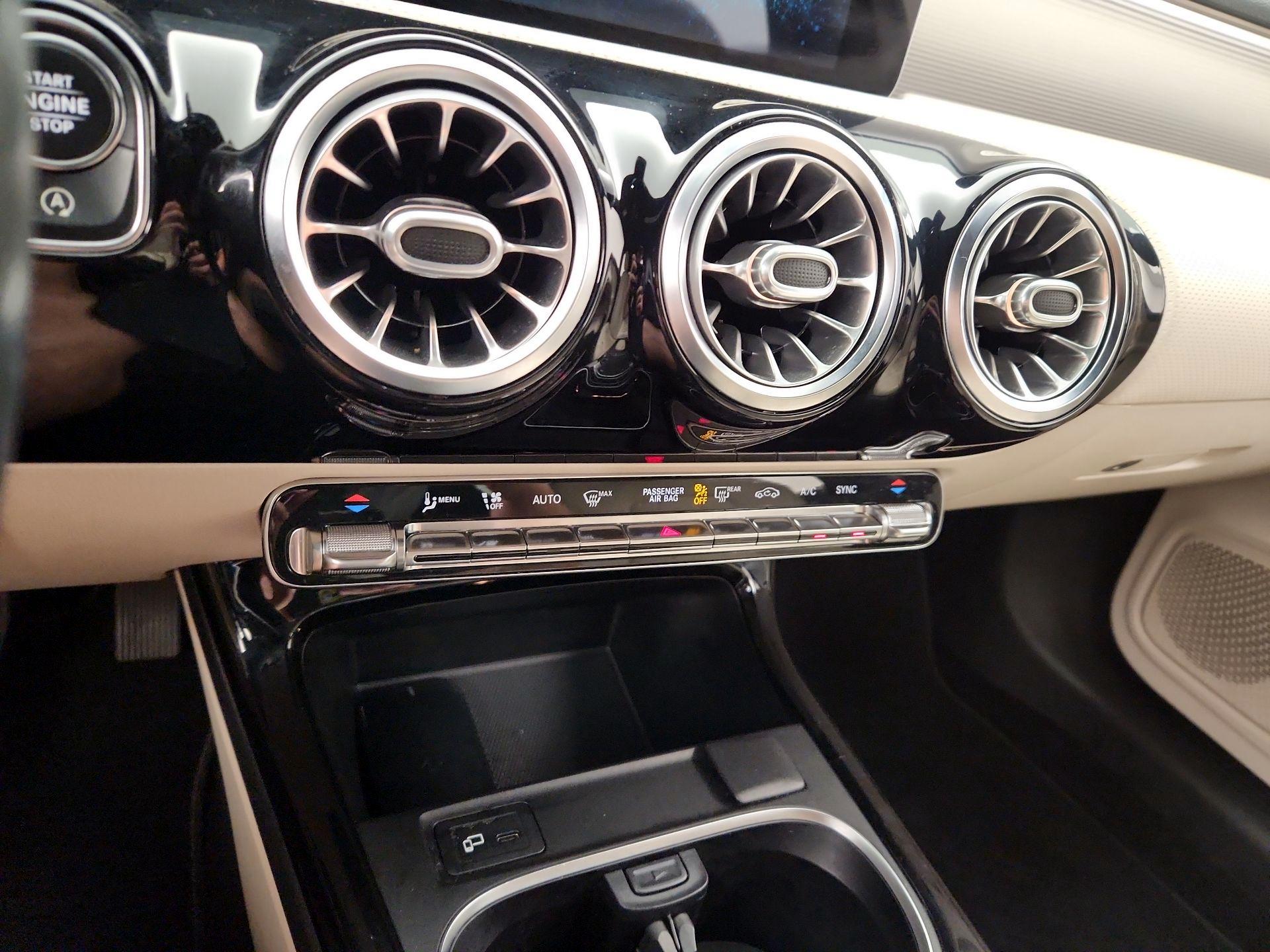 Thumbnail: 2020 Mercedes-Benz A-Class - 16