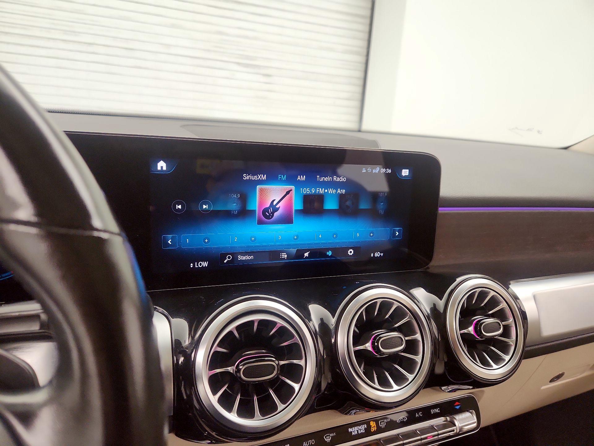 Thumbnail: 2022 Mercedes-Benz GLB - 15