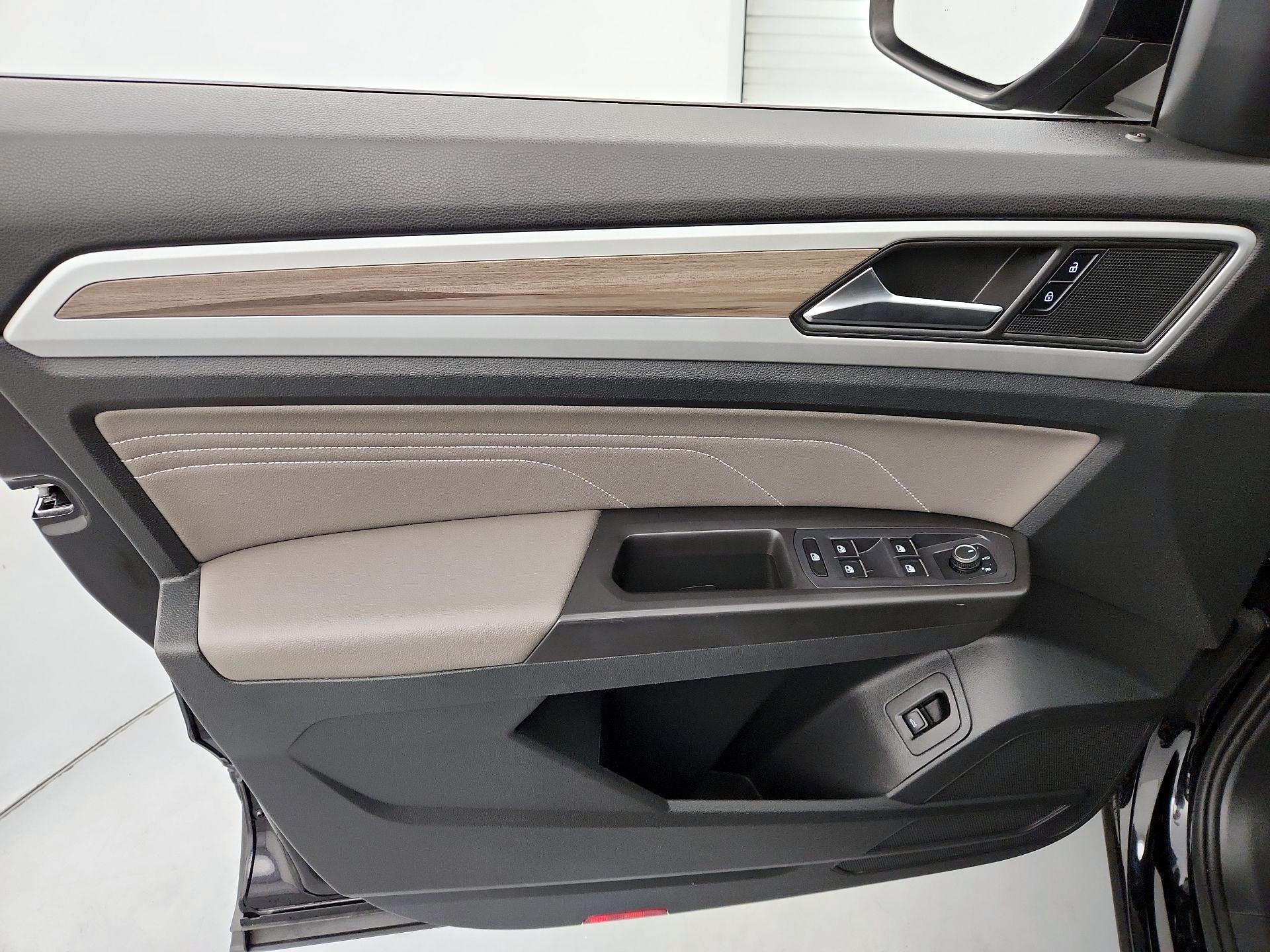 Thumbnail: 2022 Volkswagen Atlas - 12