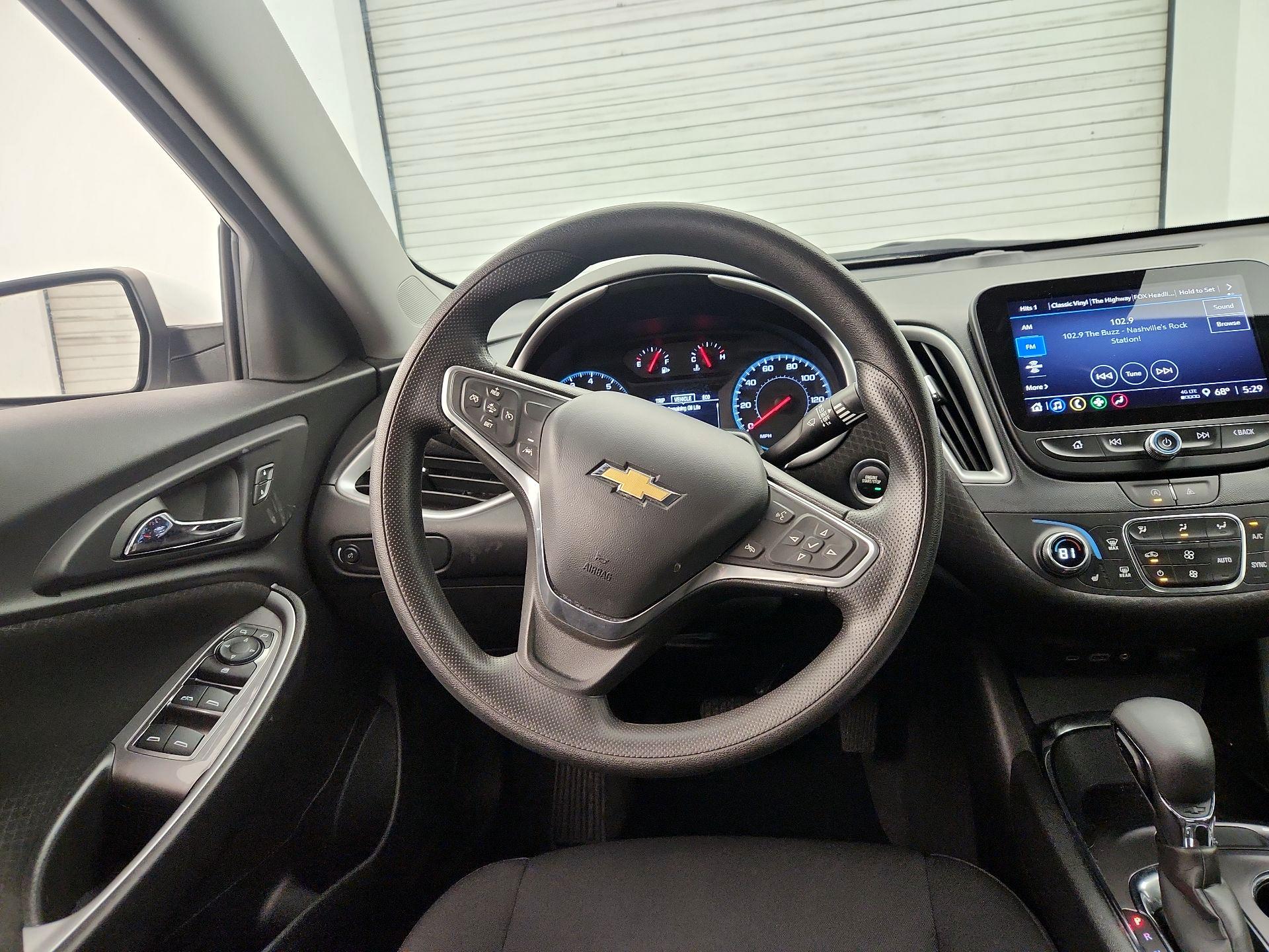 Thumbnail: 2023 Chevrolet Malibu - 10