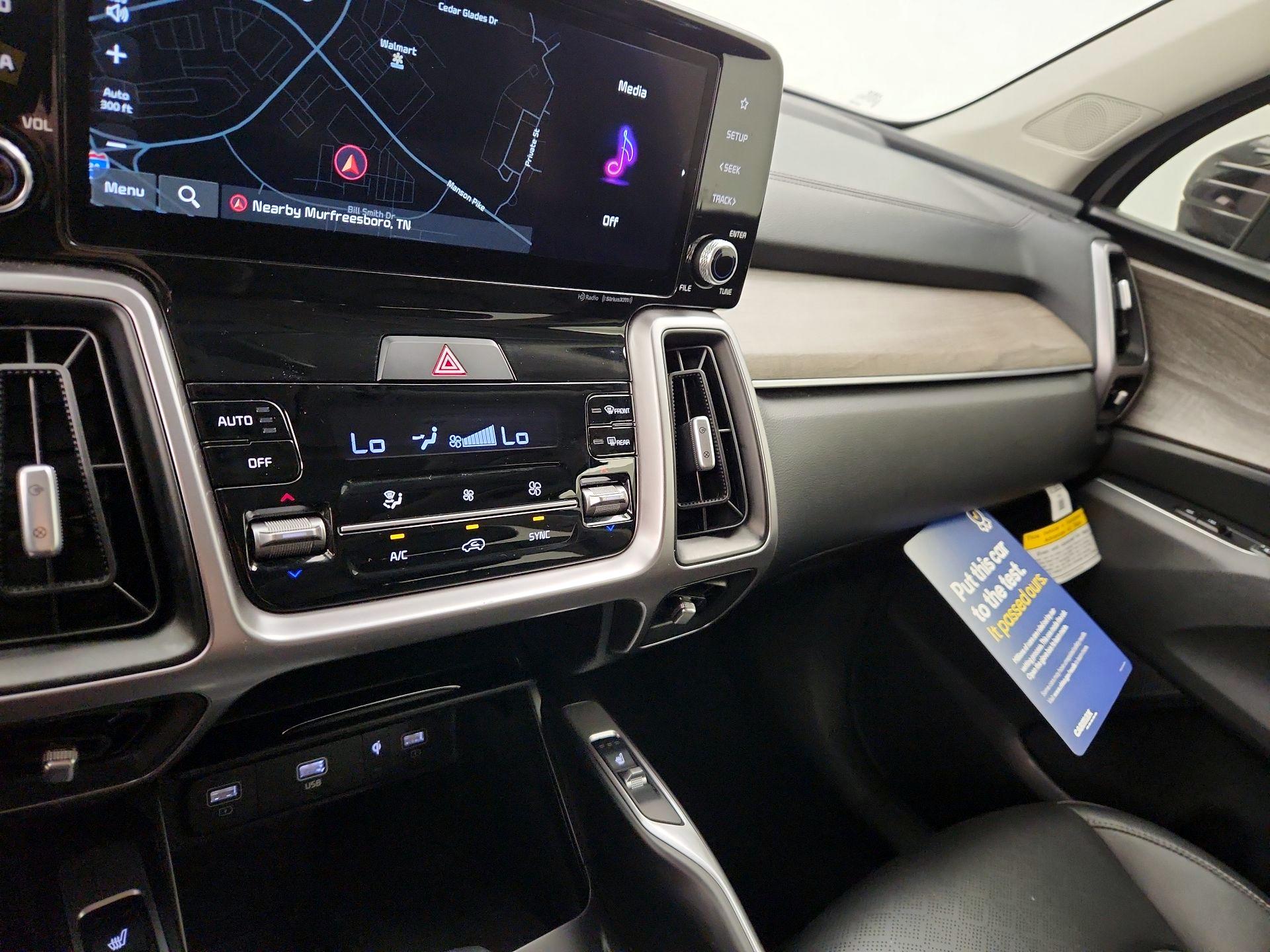 Thumbnail: 2023 Kia Sorento - 16