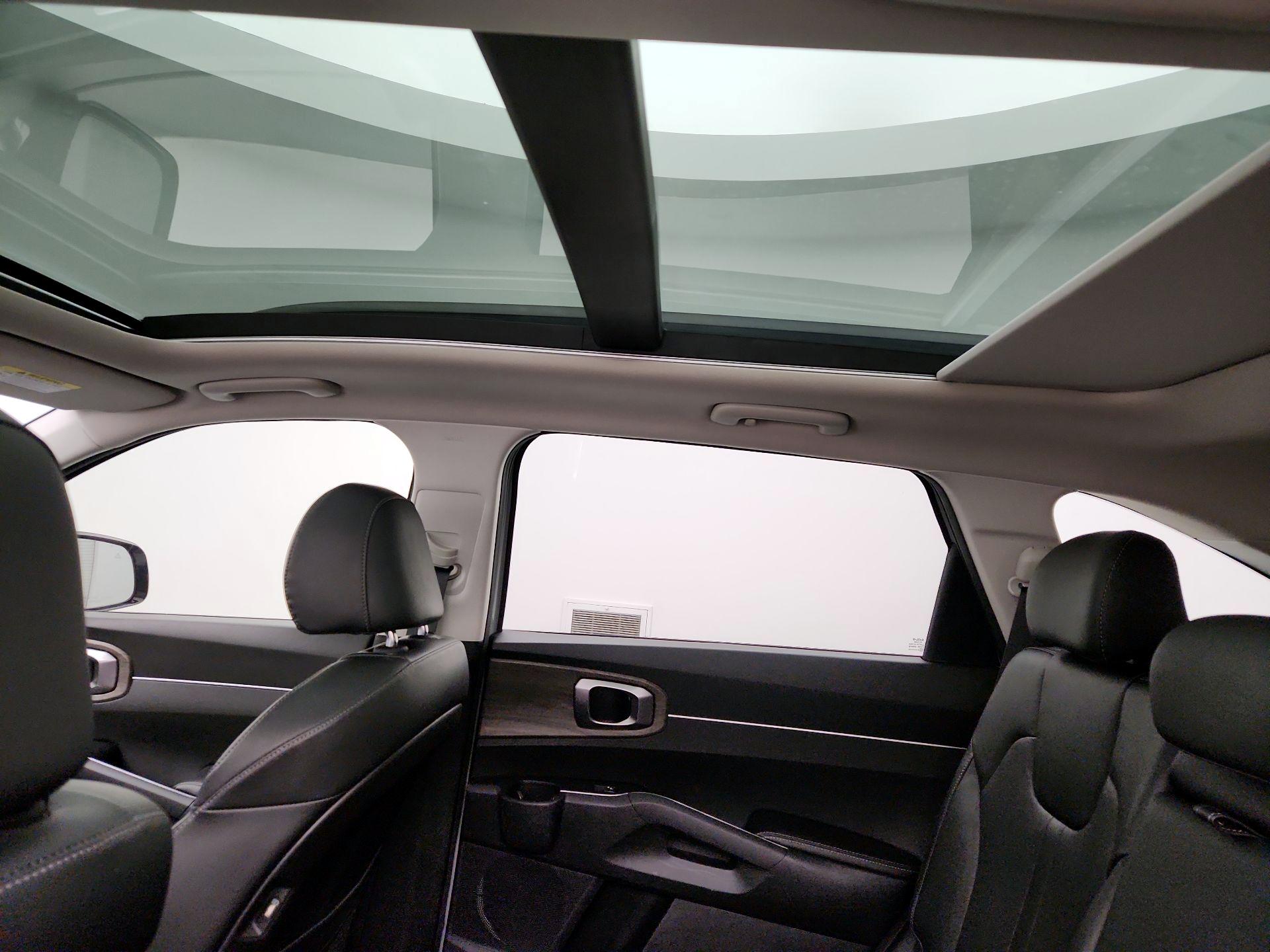 Thumbnail: 2023 Kia Sorento - 19