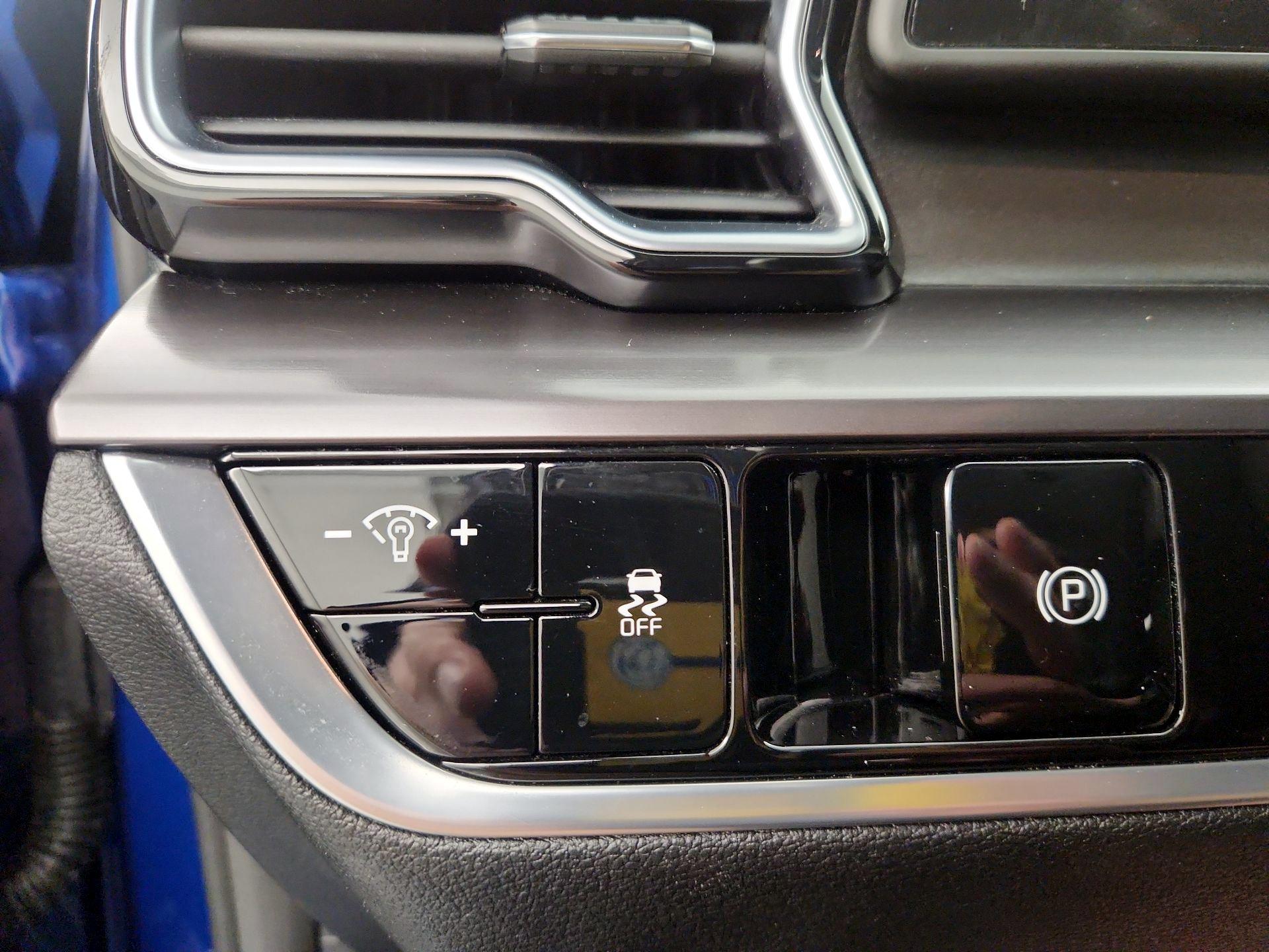 Thumbnail: 2023 Kia Sportage - 13