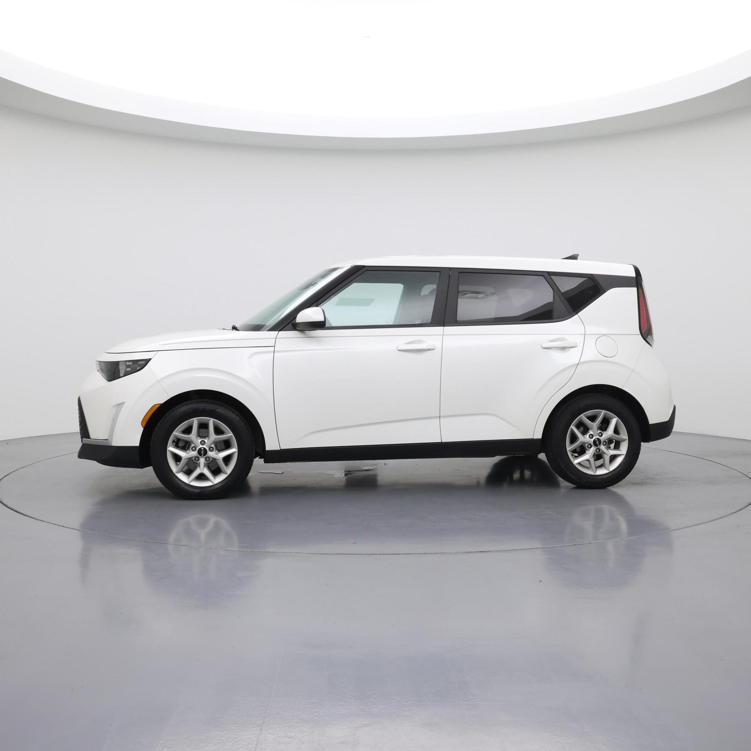 Thumbnail: 2023 Kia Soul - 3
