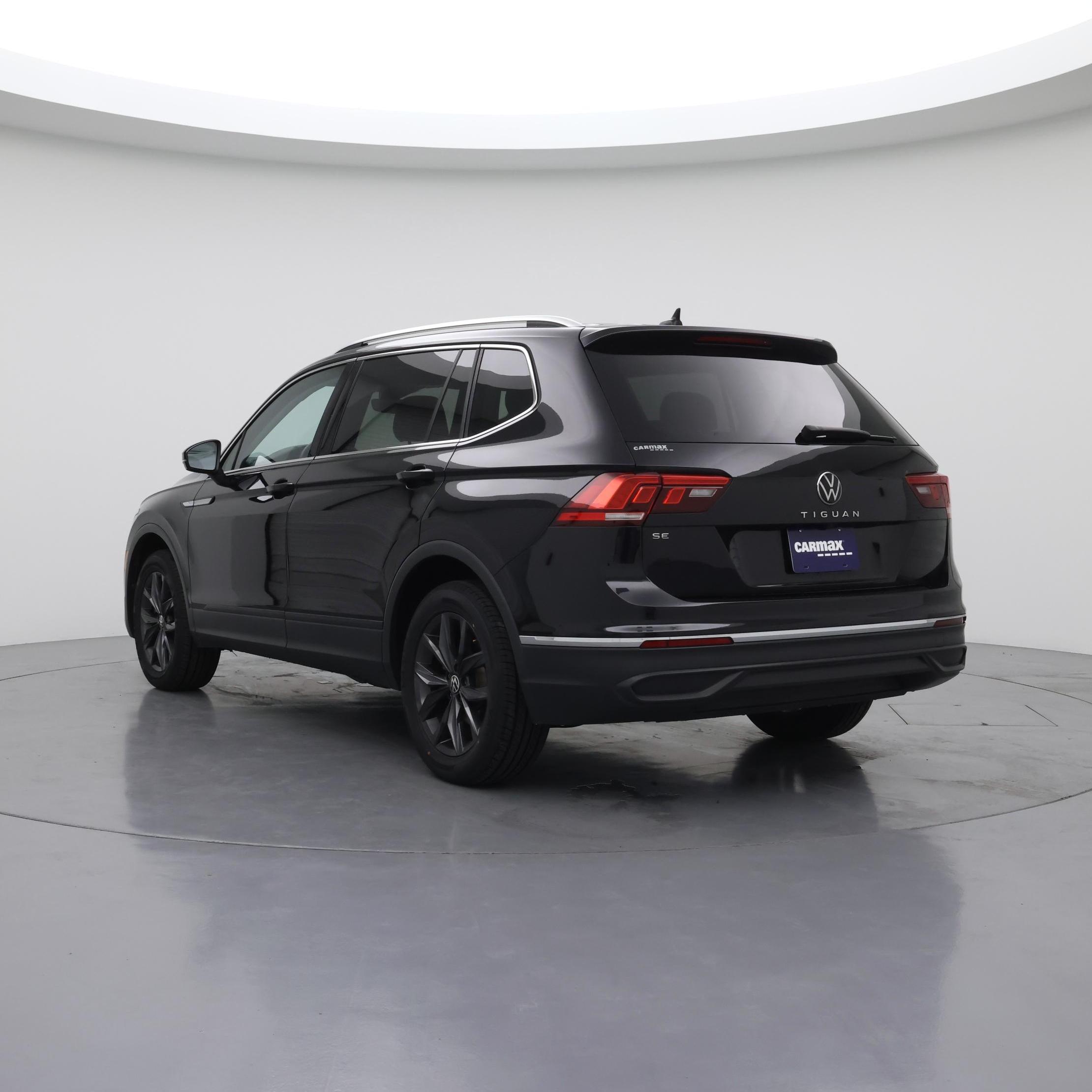 Thumbnail: 2023 Volkswagen Tiguan - 2