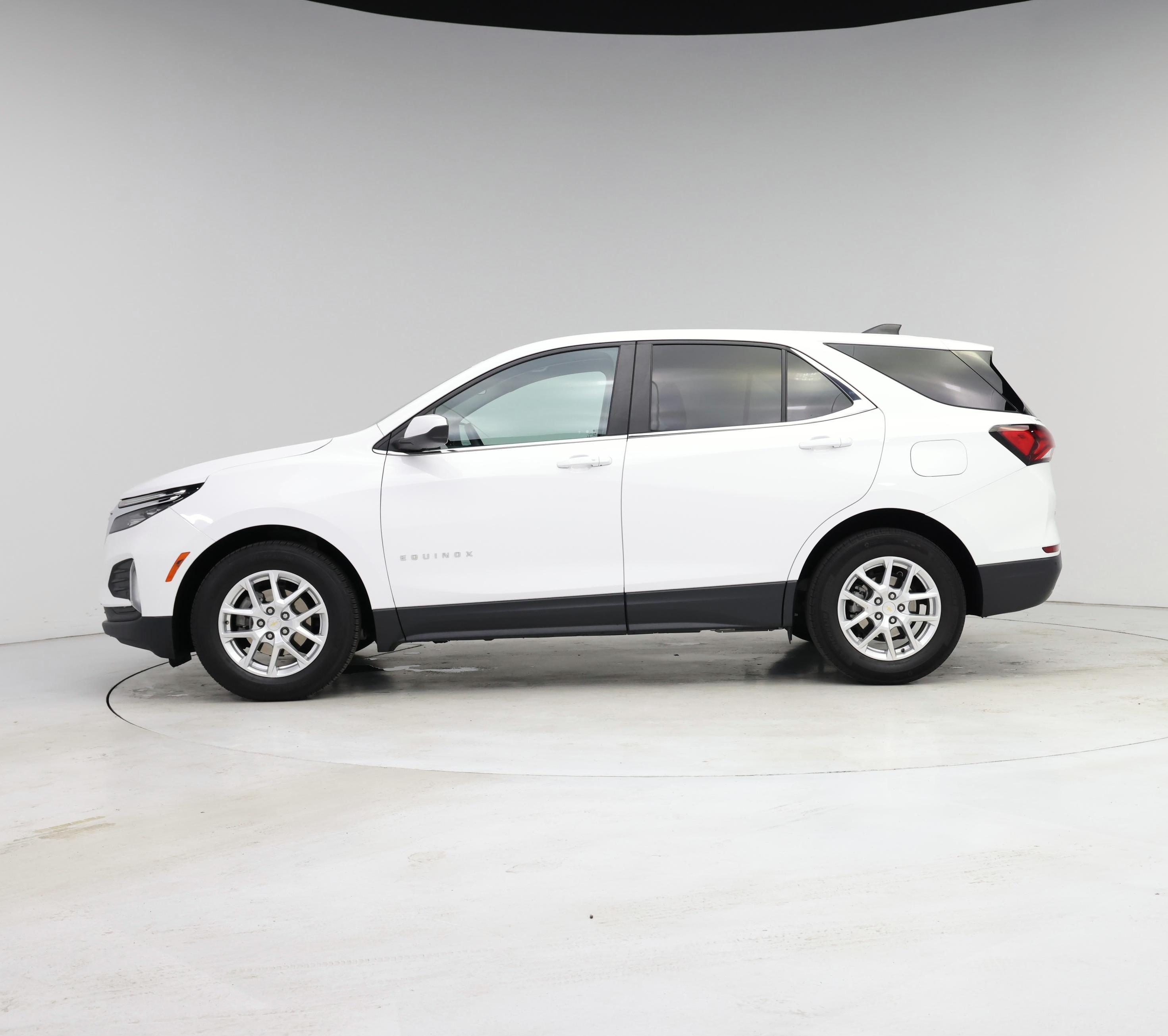 Thumbnail: 2022 Chevrolet Equinox - 3