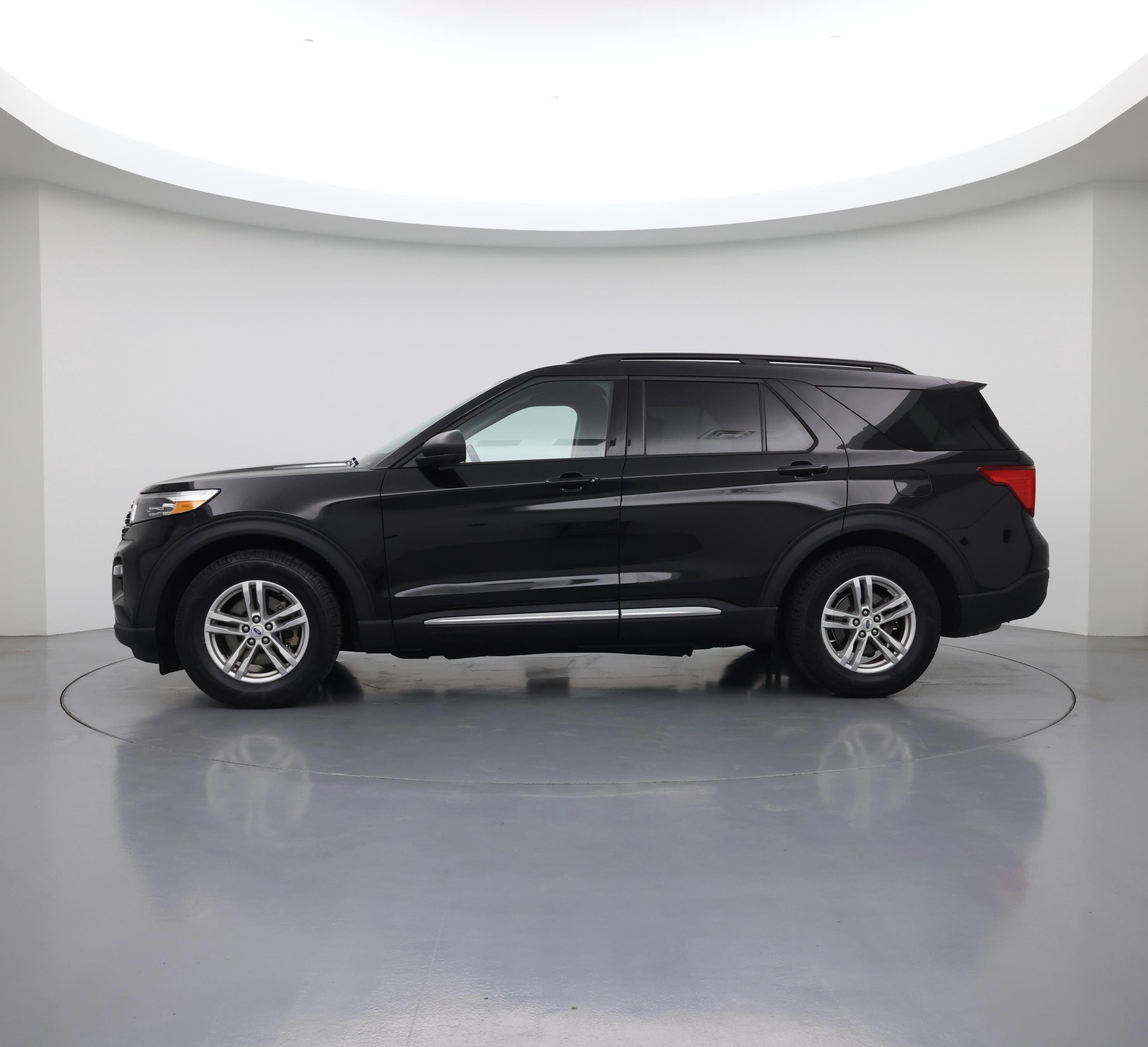Thumbnail: 2023 Ford Explorer - 3