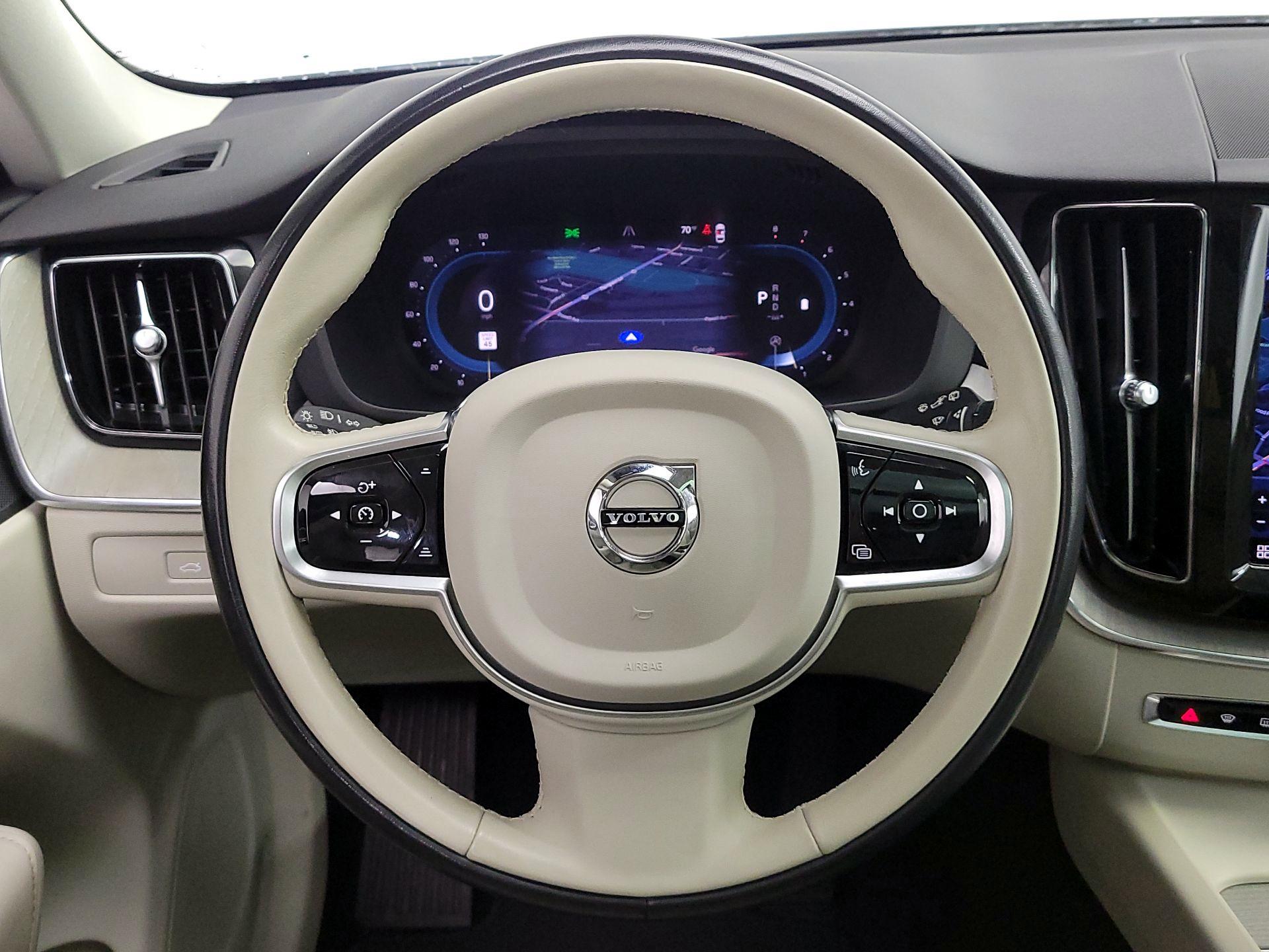 Thumbnail: 2023 Volvo XC60 - 10