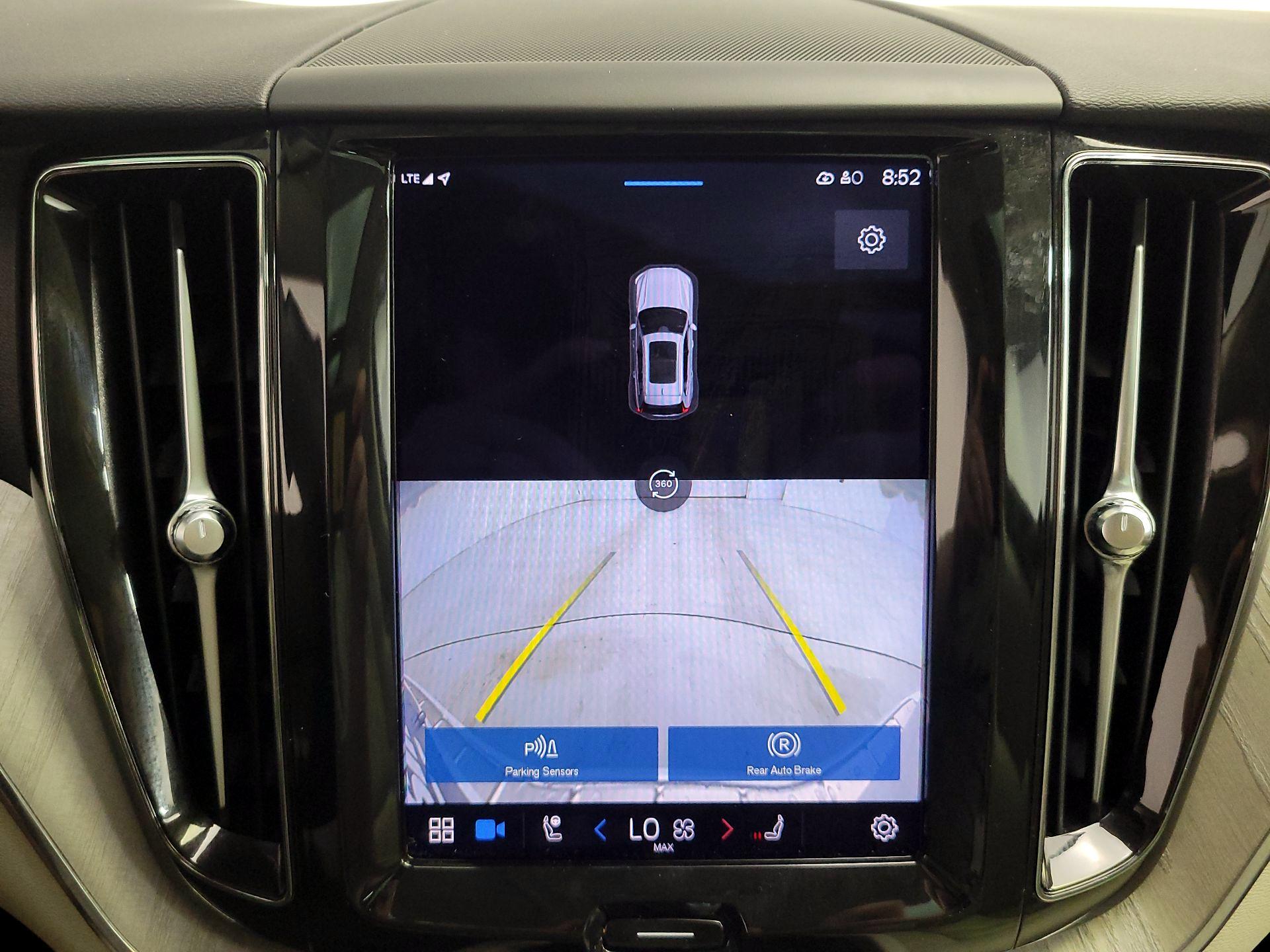 Thumbnail: 2023 Volvo XC60 - 15
