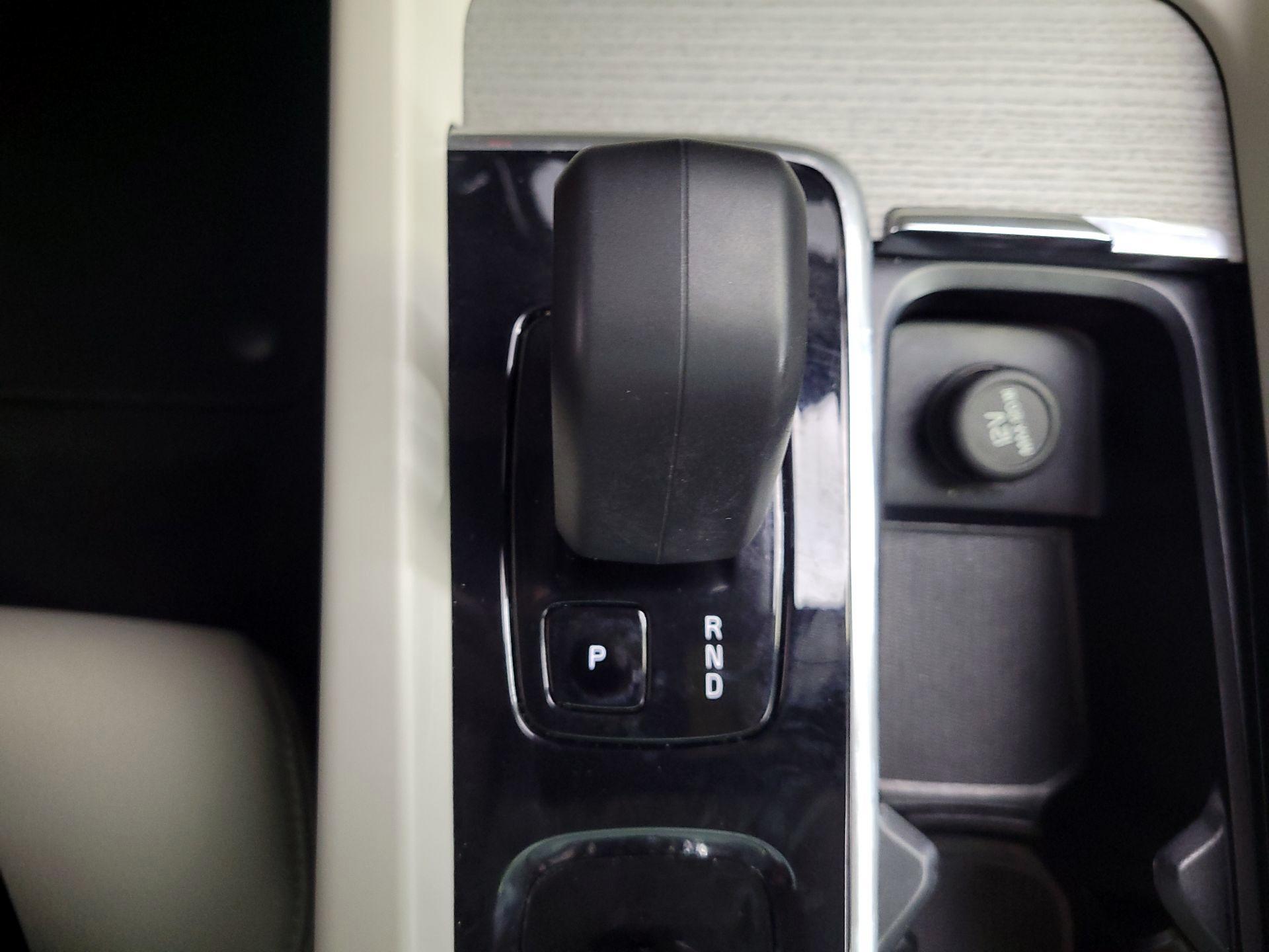 Thumbnail: 2023 Volvo XC60 - 18