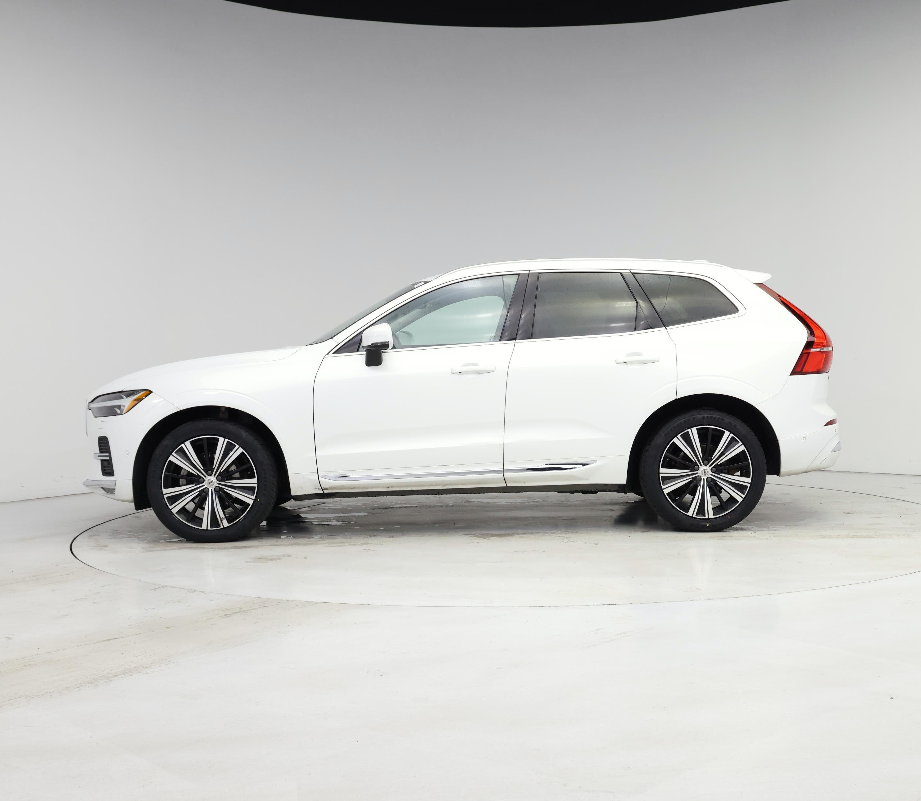 Thumbnail: 2023 Volvo XC60 - 3