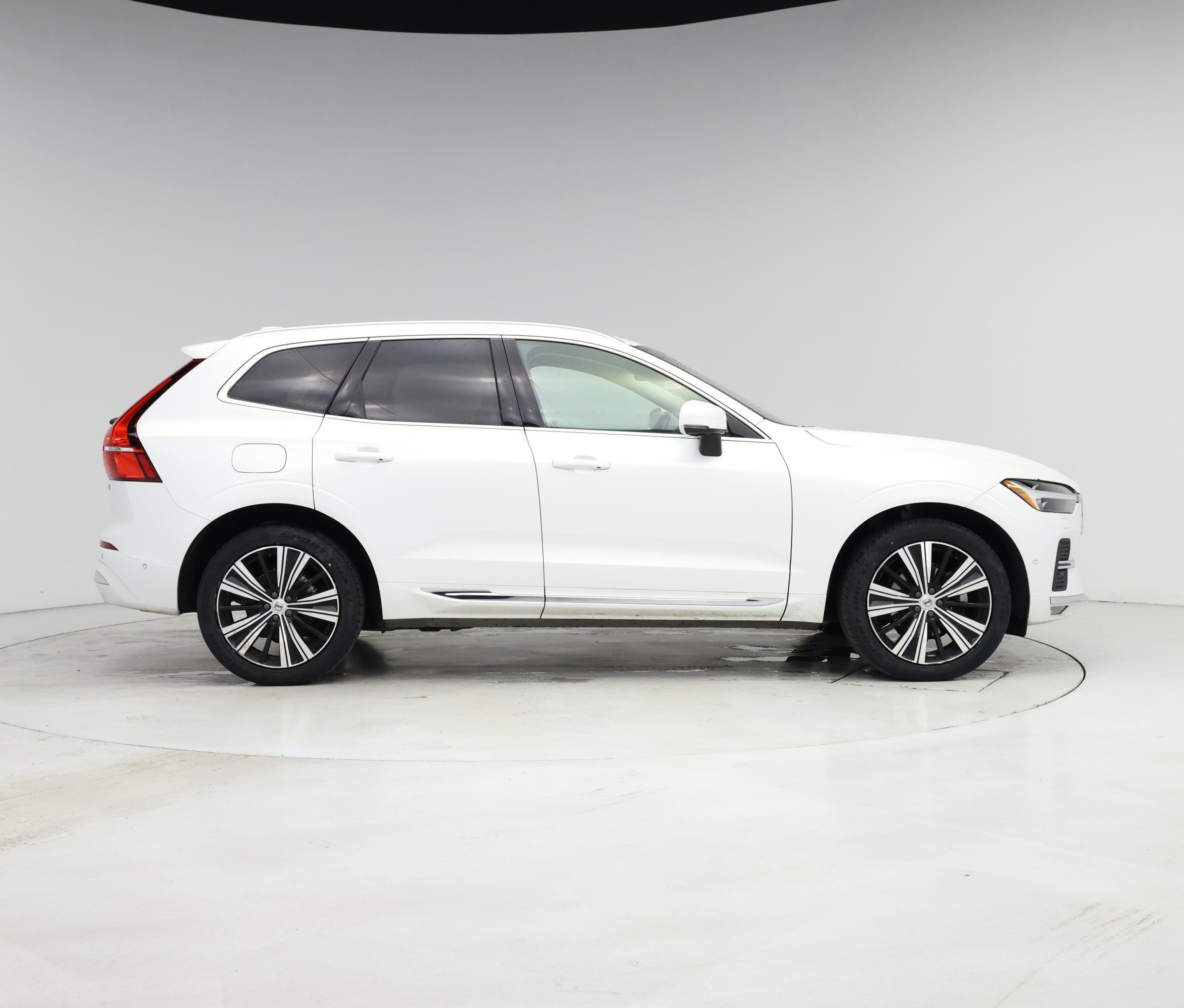 Thumbnail: 2023 Volvo XC60 - 7