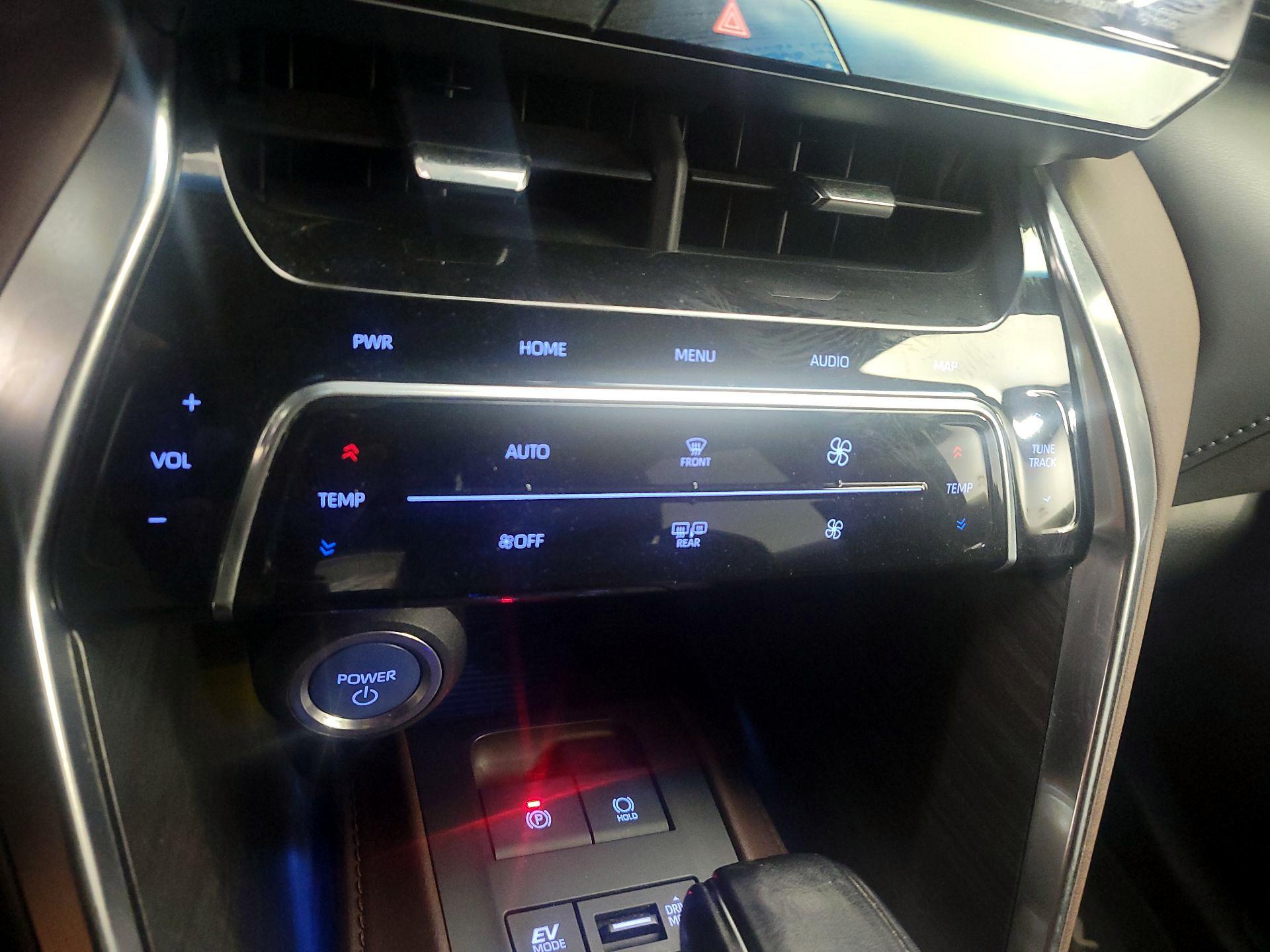 Thumbnail: 2021 Toyota Venza - 17