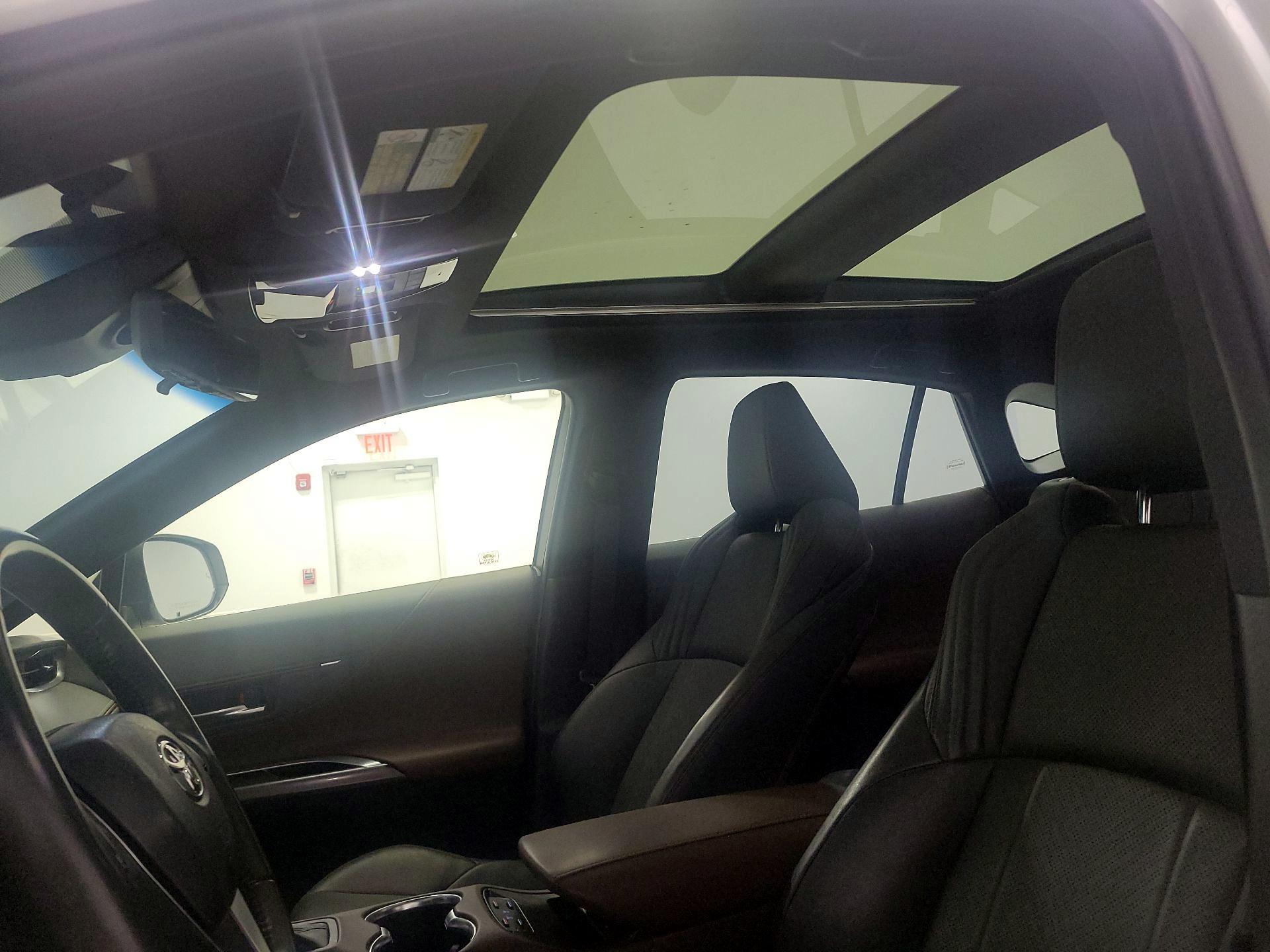 Thumbnail: 2021 Toyota Venza - 20