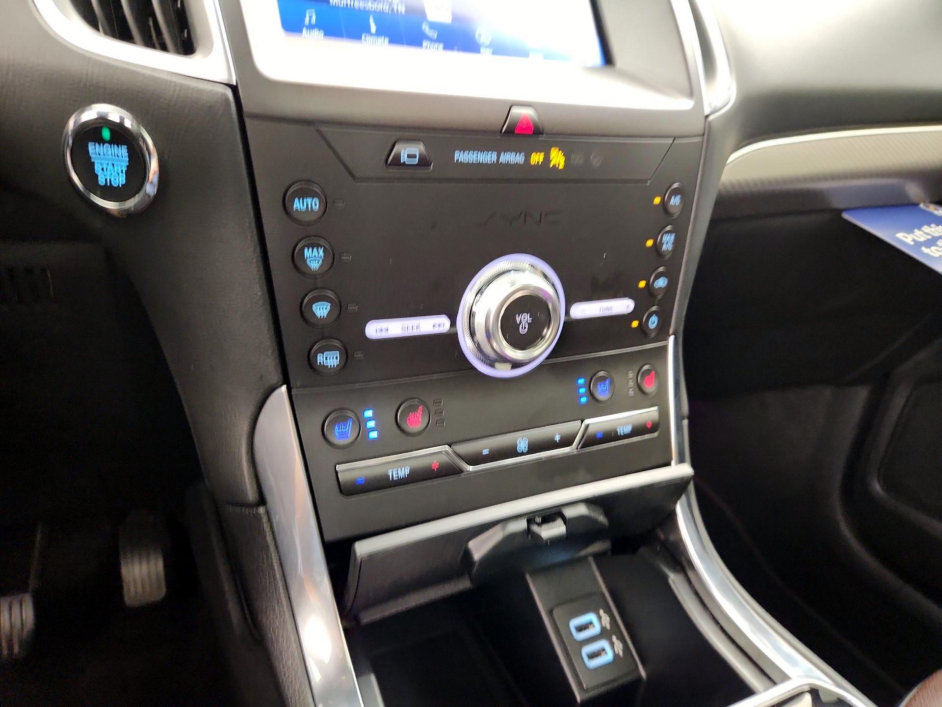 Thumbnail: 2020 Ford Edge - 17