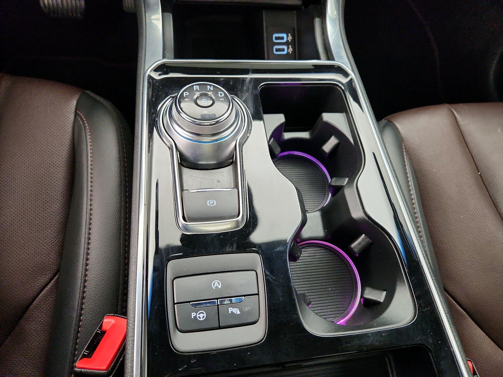 Thumbnail: 2020 Ford Edge - 18