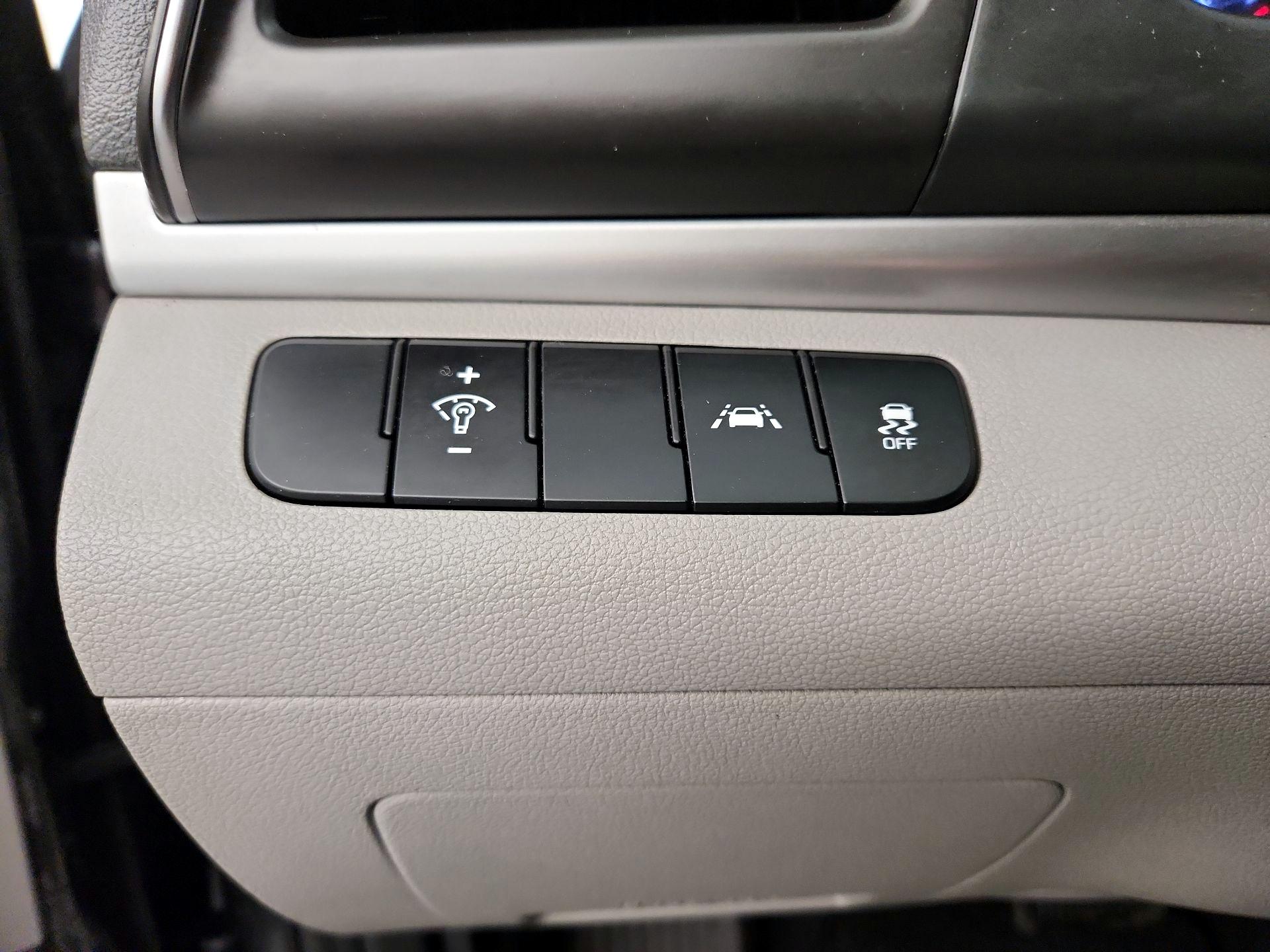 Thumbnail: 2020 Hyundai Elantra - 13