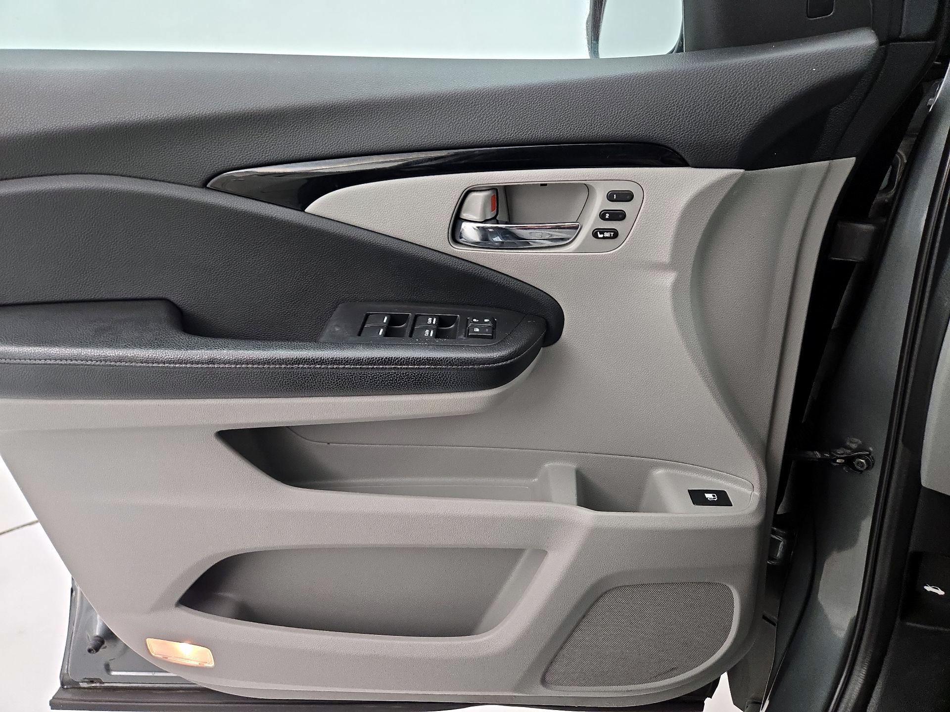 Thumbnail: 2017 Honda Ridgeline - 12