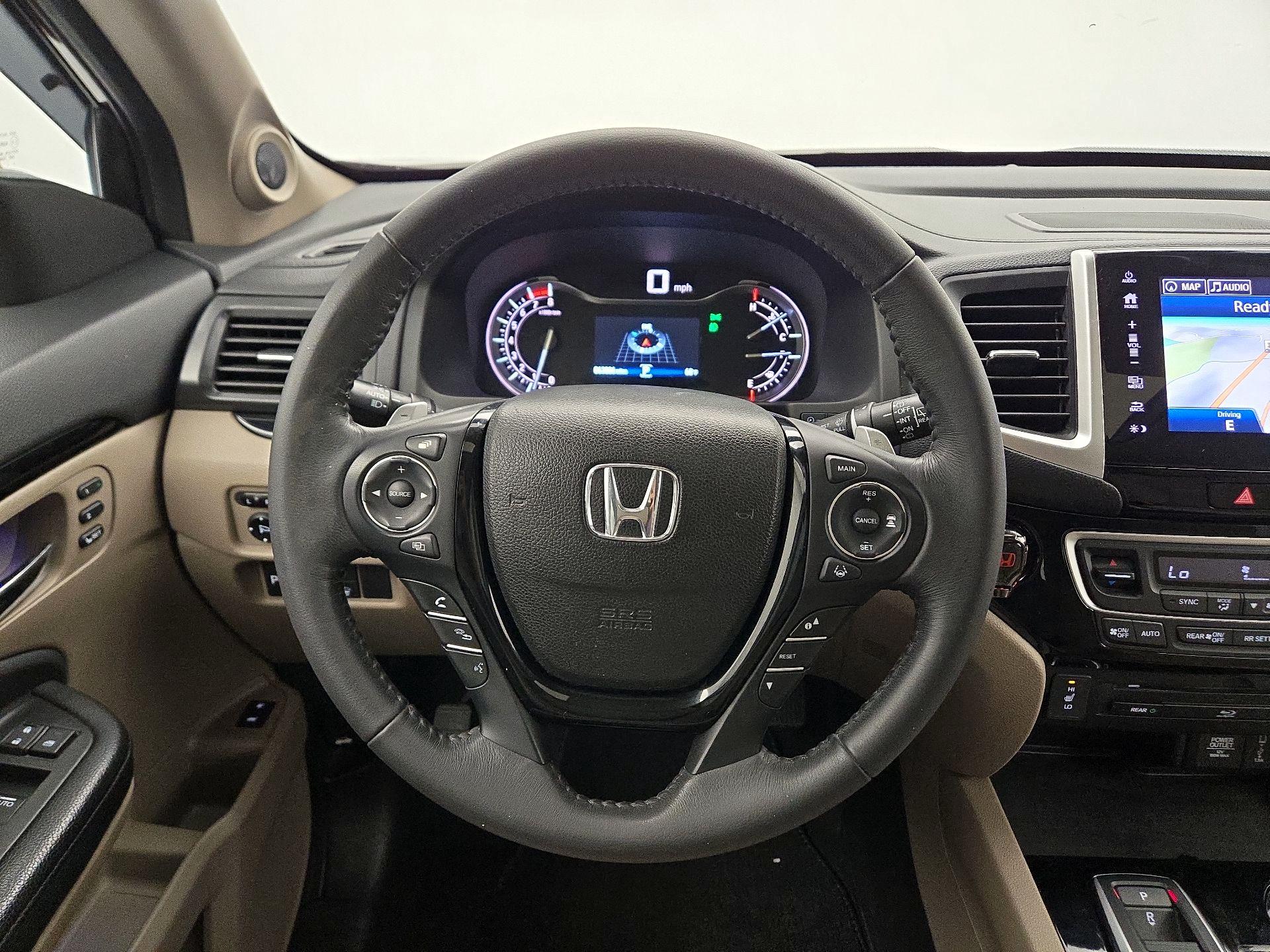 Thumbnail: 2017 Honda Pilot - 10