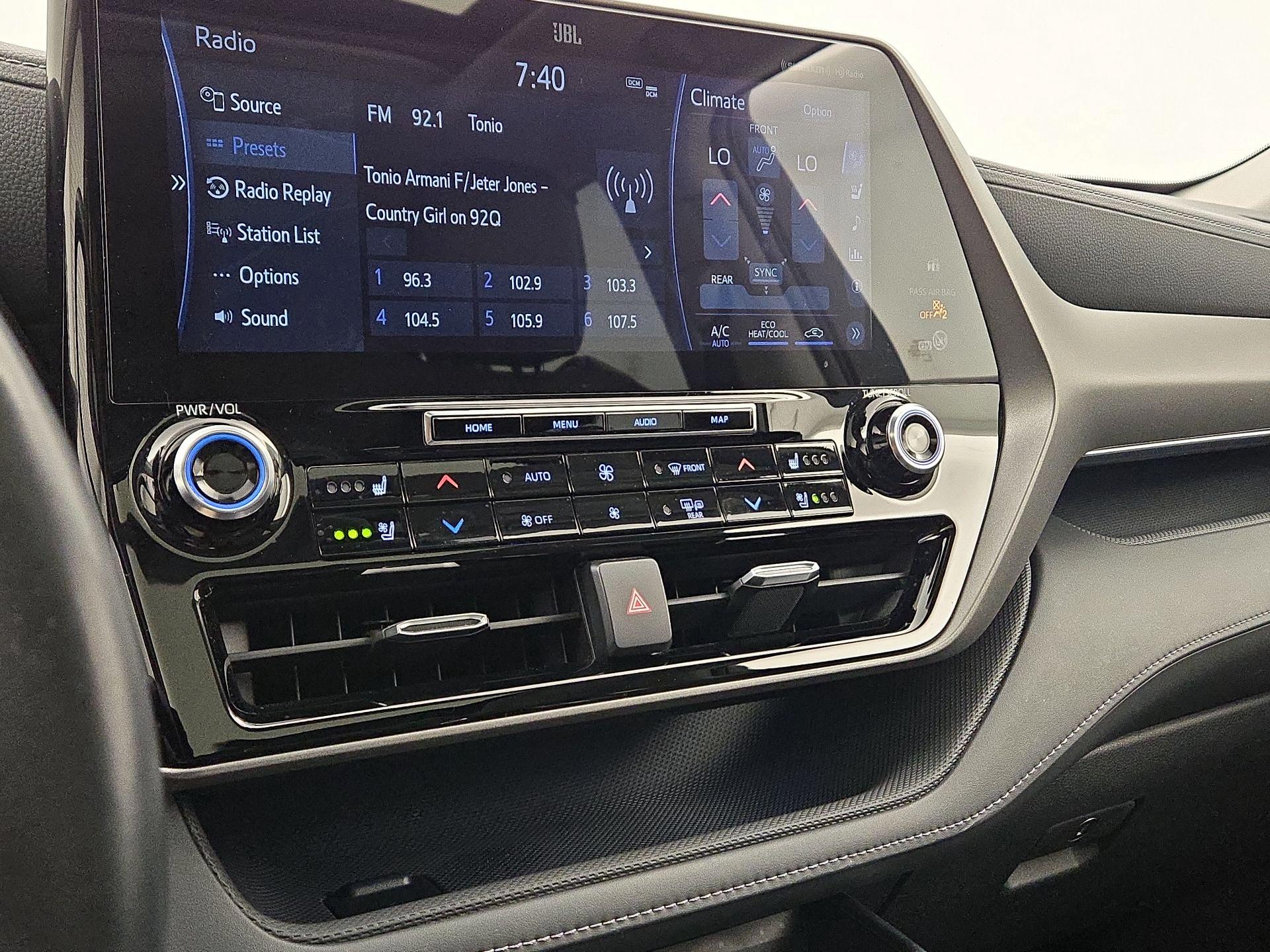 Thumbnail: 2021 Toyota Highlander - 16