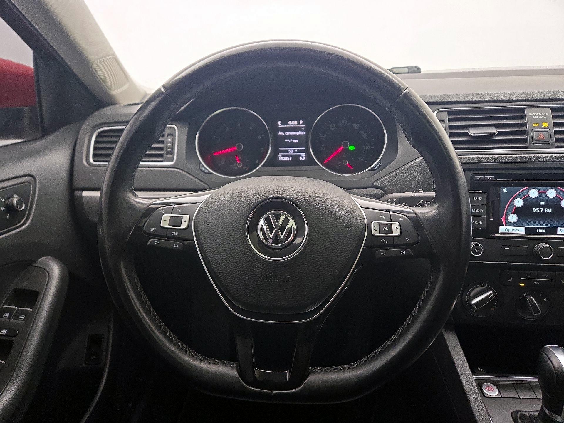 Thumbnail: 2015 Volkswagen Jetta - 10