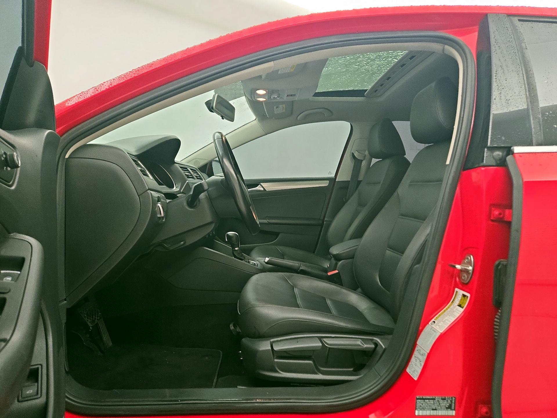 Thumbnail: 2015 Volkswagen Jetta - 11