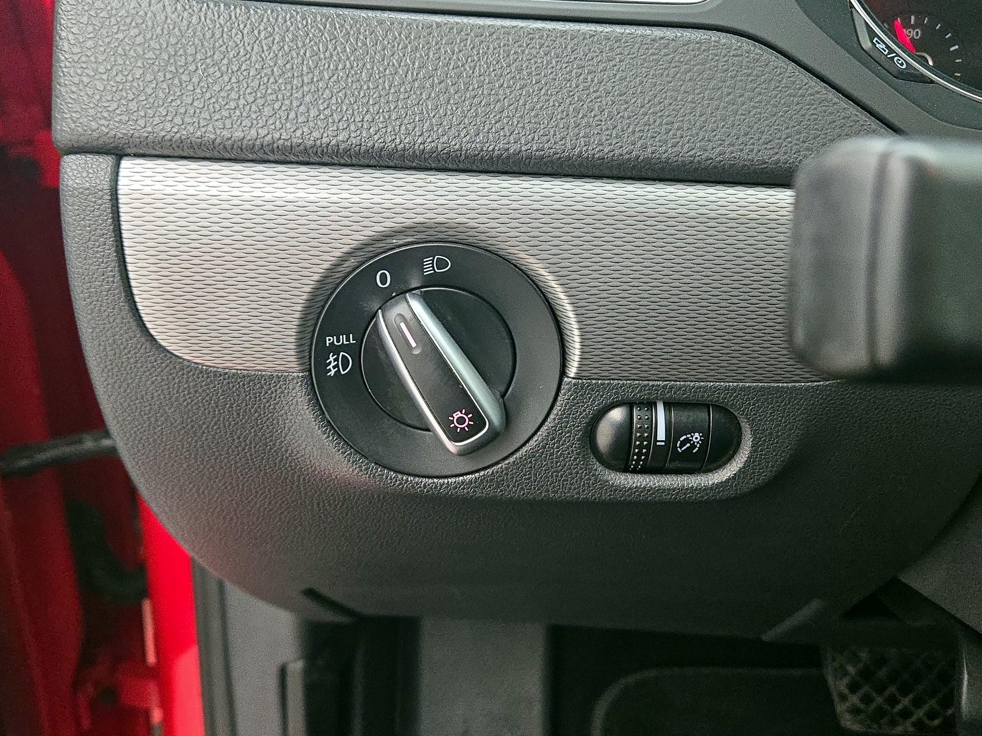 Thumbnail: 2015 Volkswagen Jetta - 13