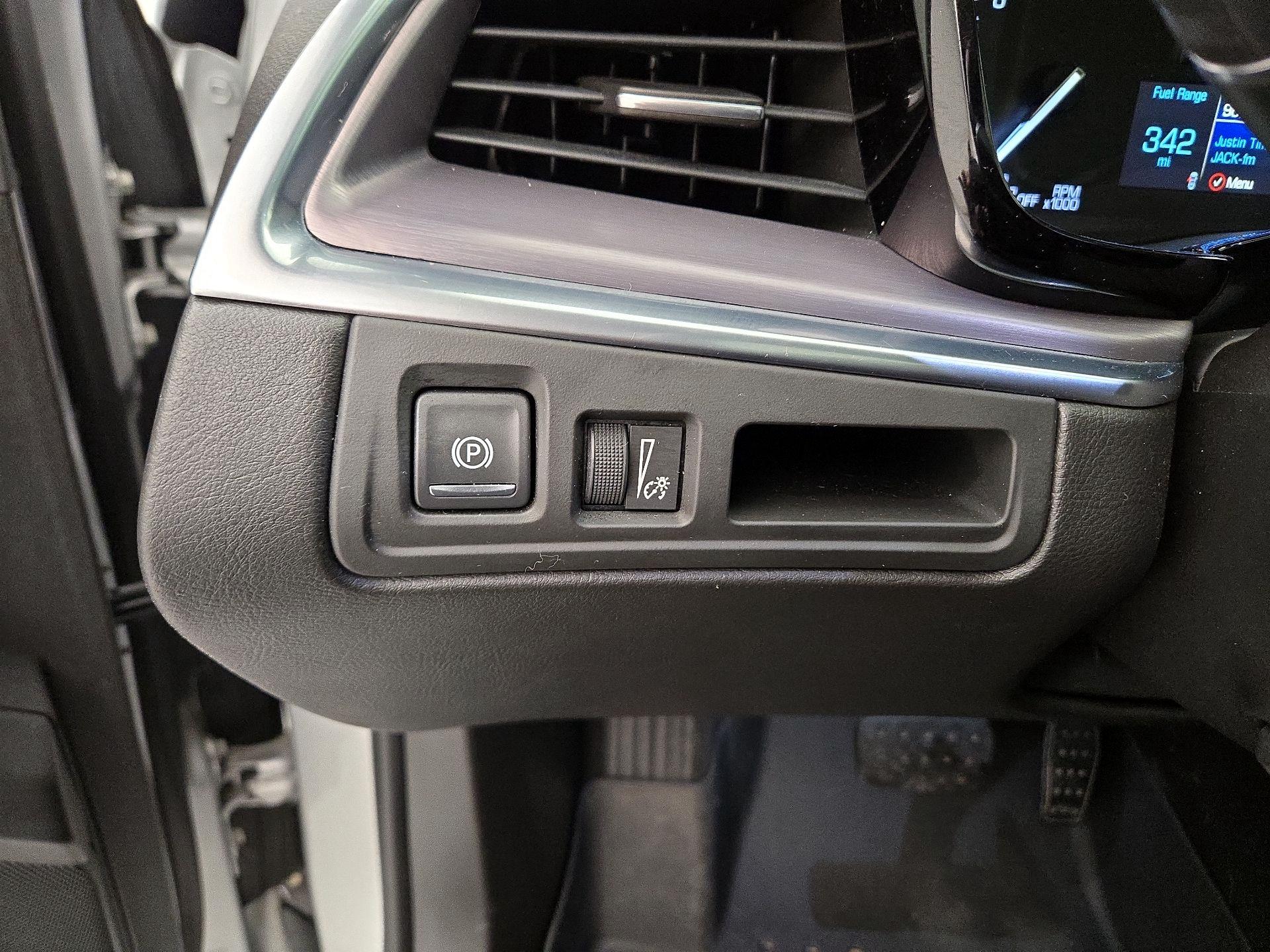 Thumbnail: 2018 Cadillac XT5 - 13
