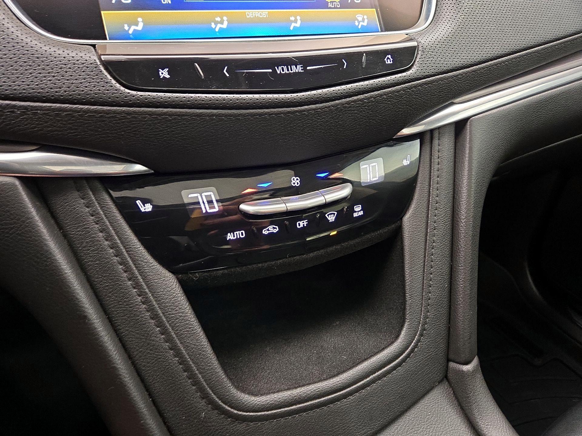 Thumbnail: 2018 Cadillac XT5 - 17