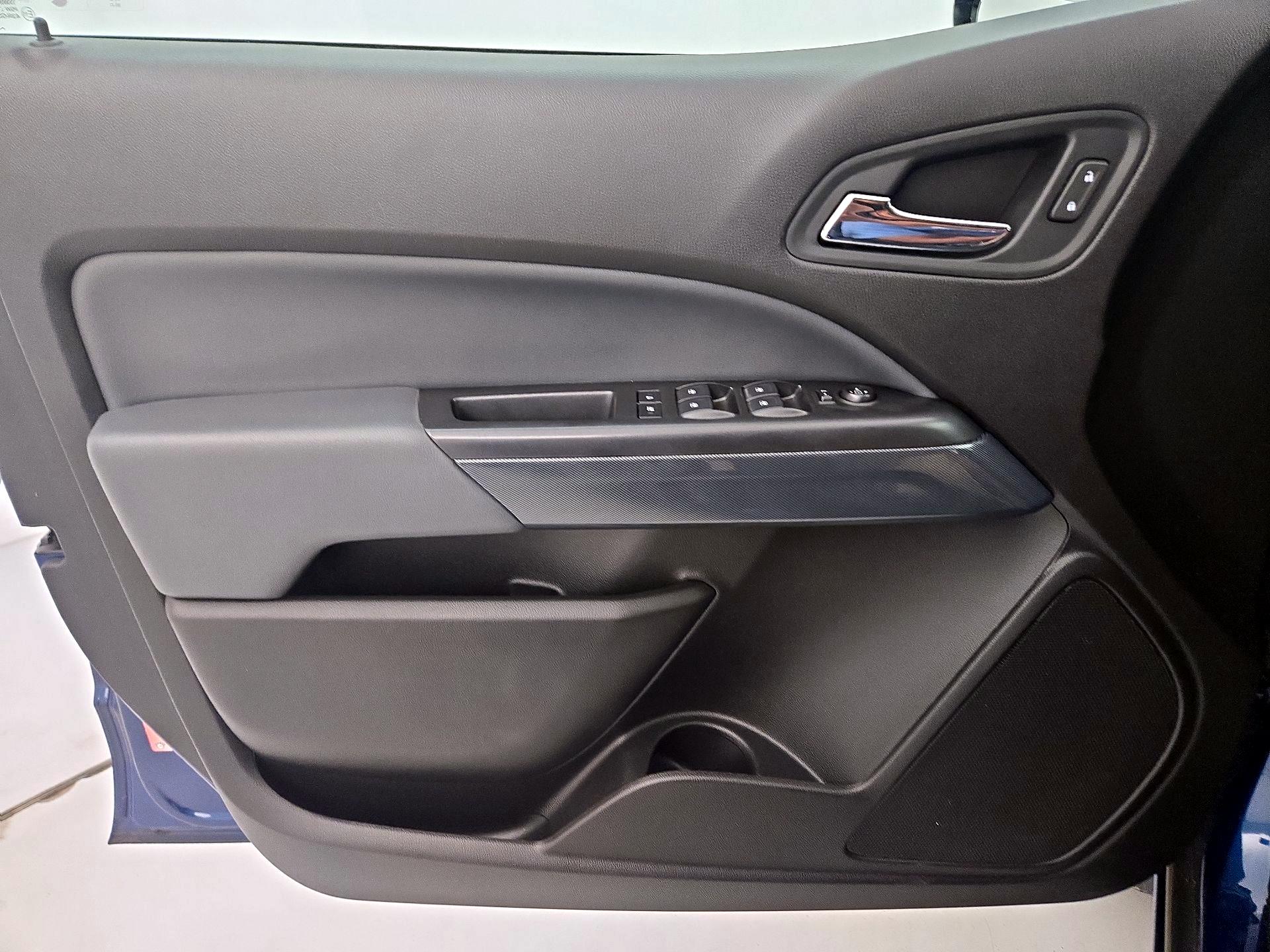 Thumbnail: 2019 Chevrolet Colorado - 12