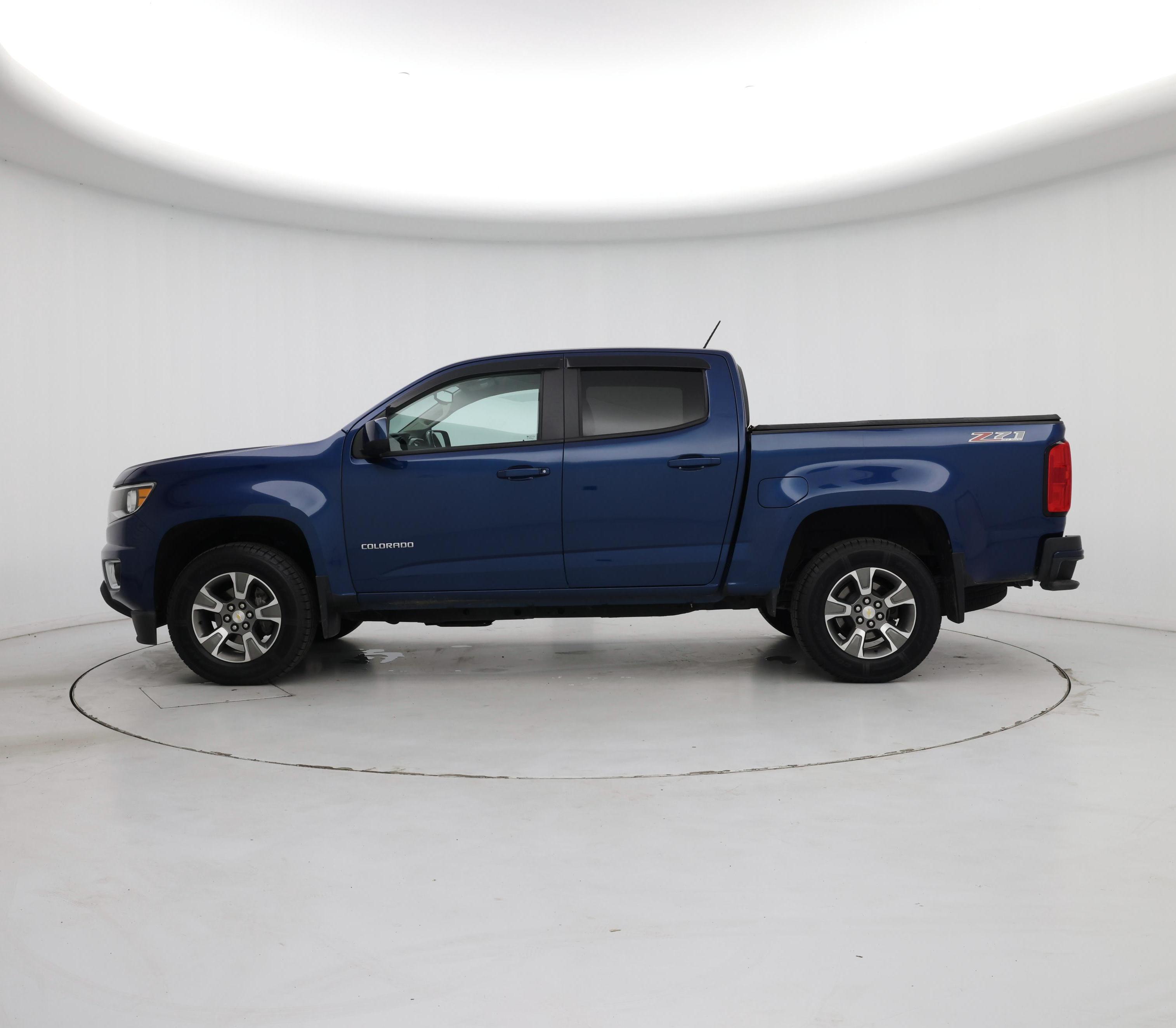 Thumbnail: 2019 Chevrolet Colorado - 3
