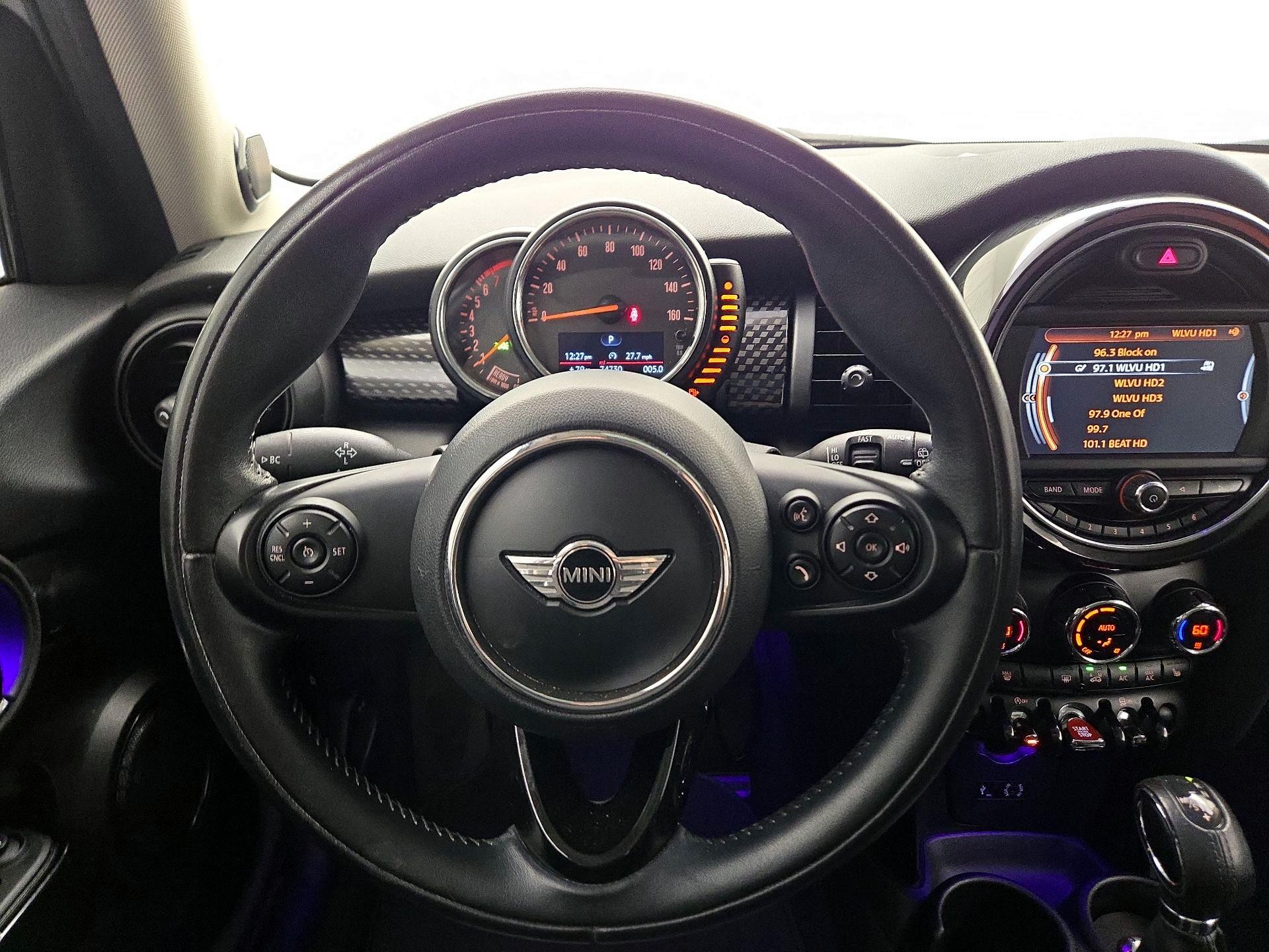 Thumbnail: 2016 MINI Cooper Hardtop - 10