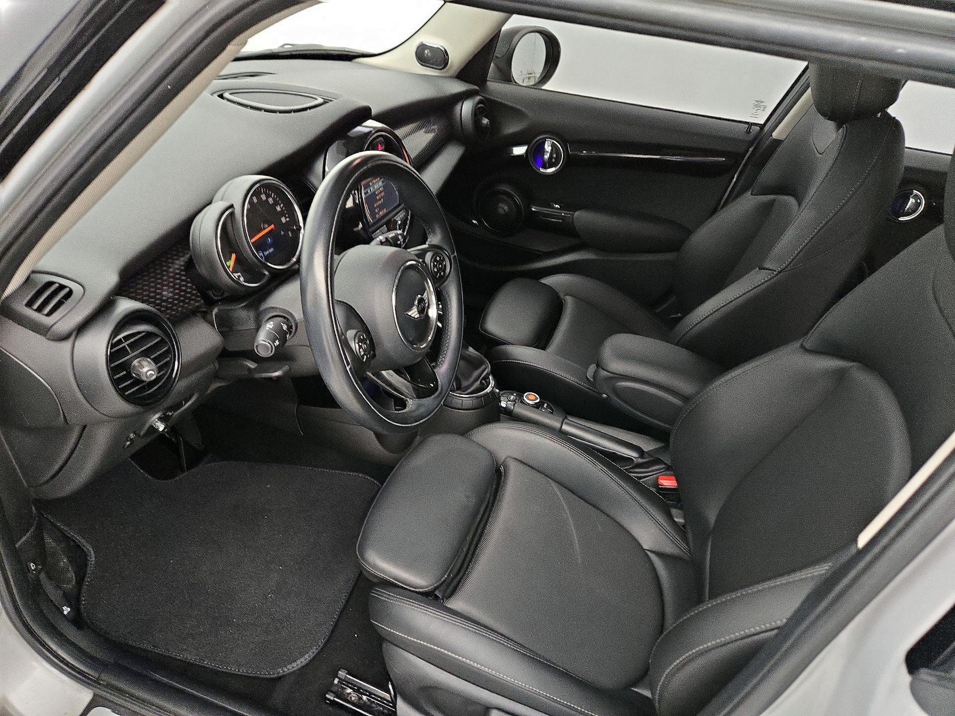 Thumbnail: 2016 MINI Cooper Hardtop - 11