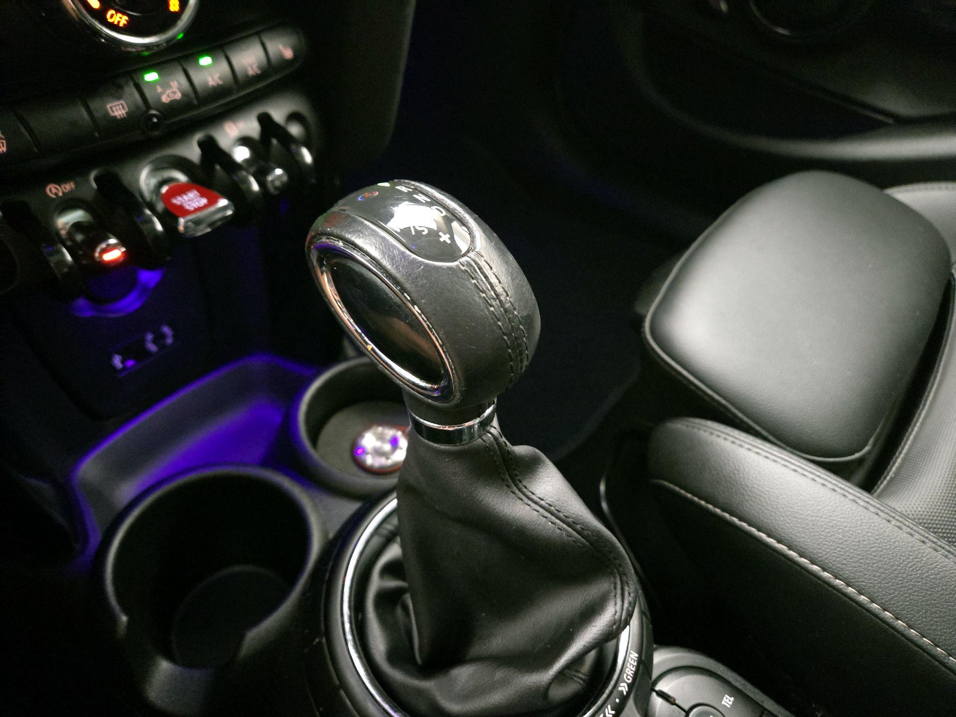 Thumbnail: 2016 MINI Cooper Hardtop - 16