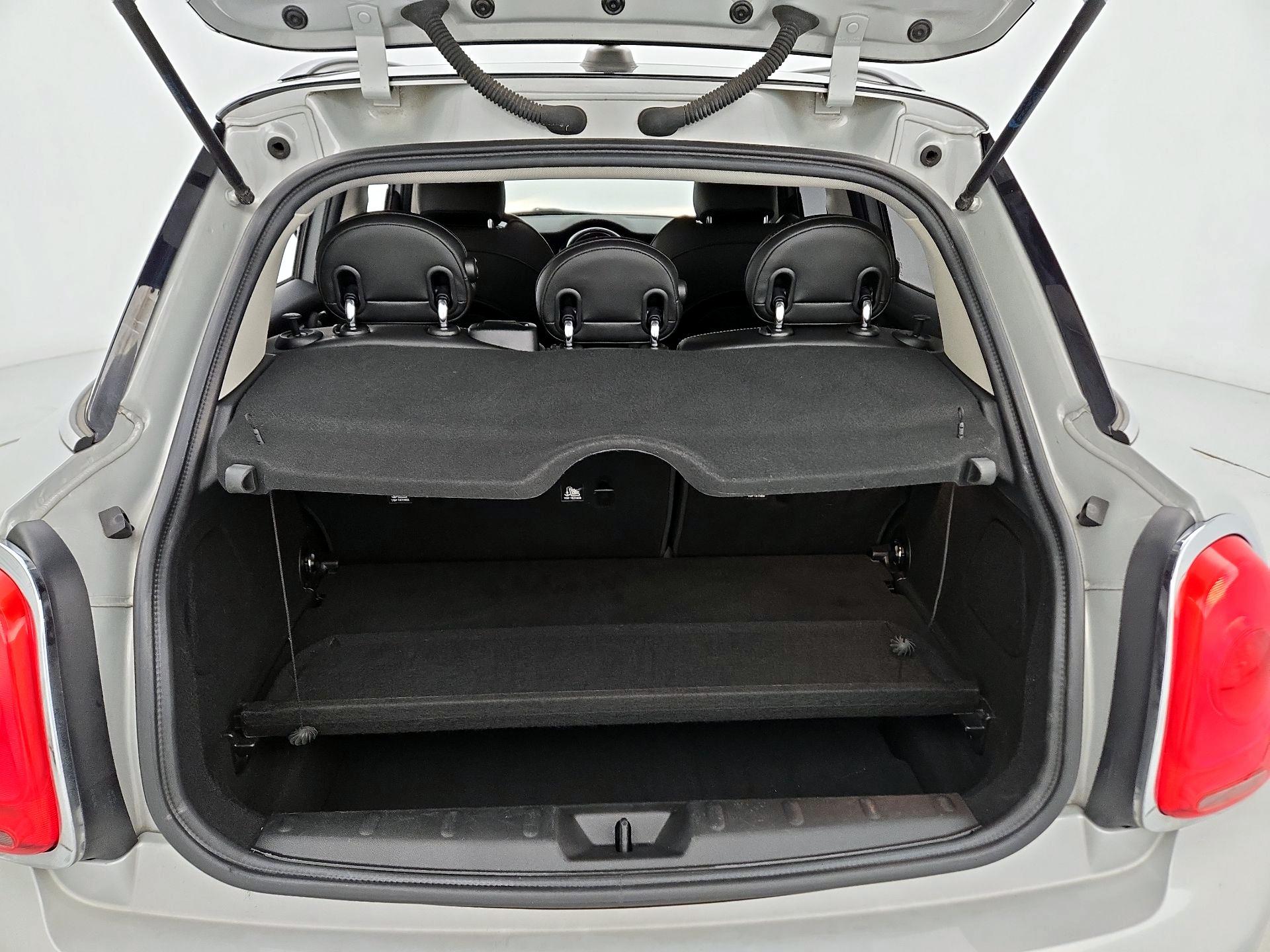 Thumbnail: 2016 MINI Cooper Hardtop - 20