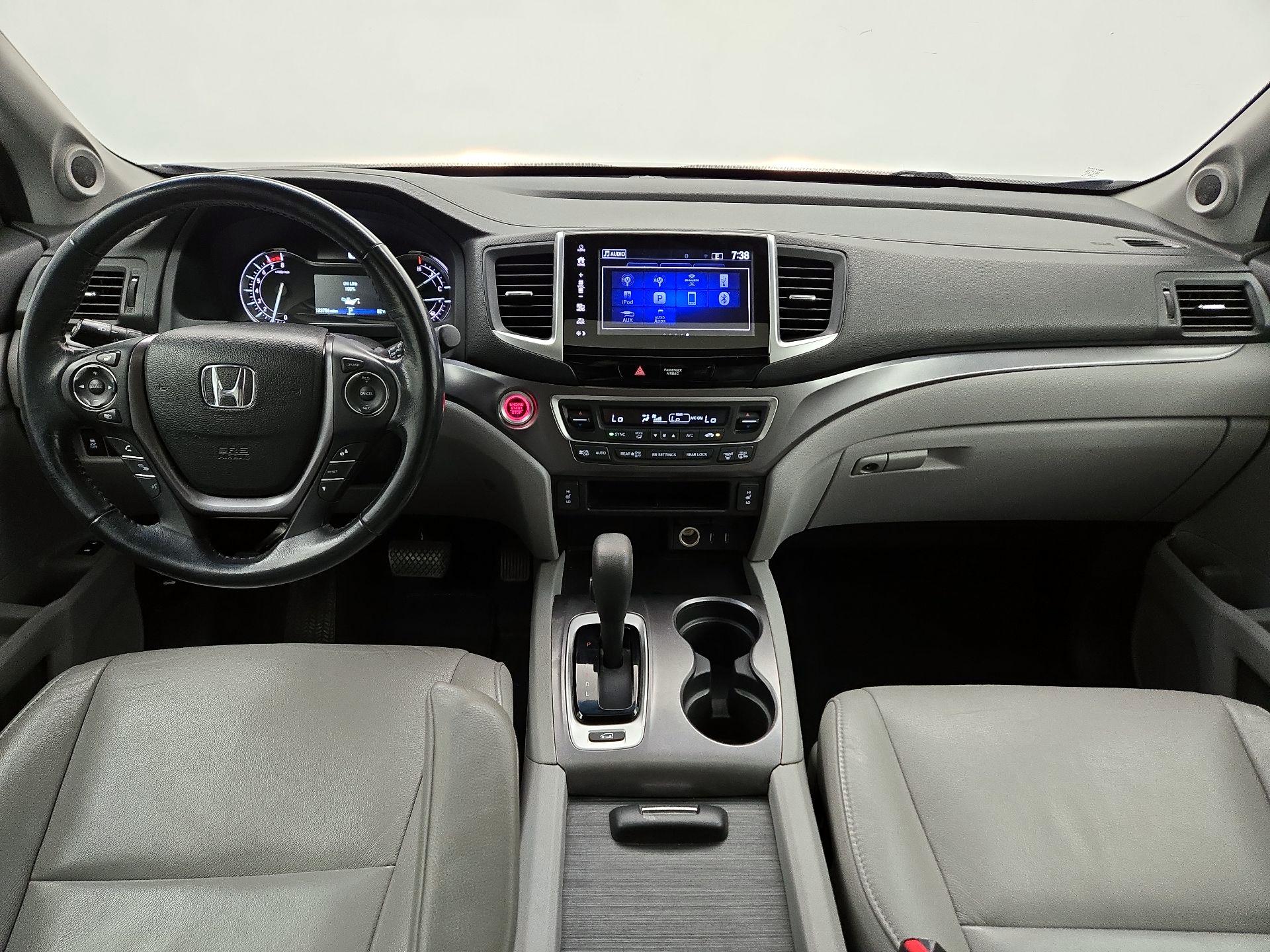 Thumbnail: 2018 Honda Pilot - 9