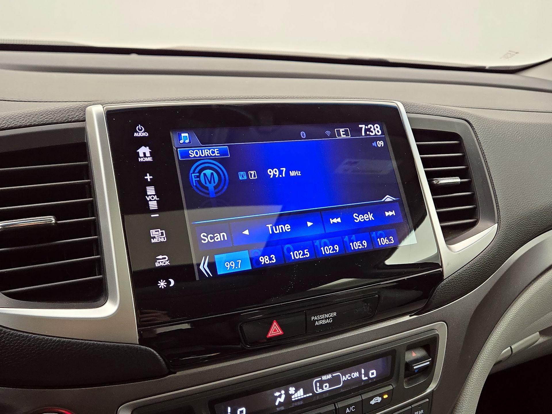 Thumbnail: 2018 Honda Pilot - 15