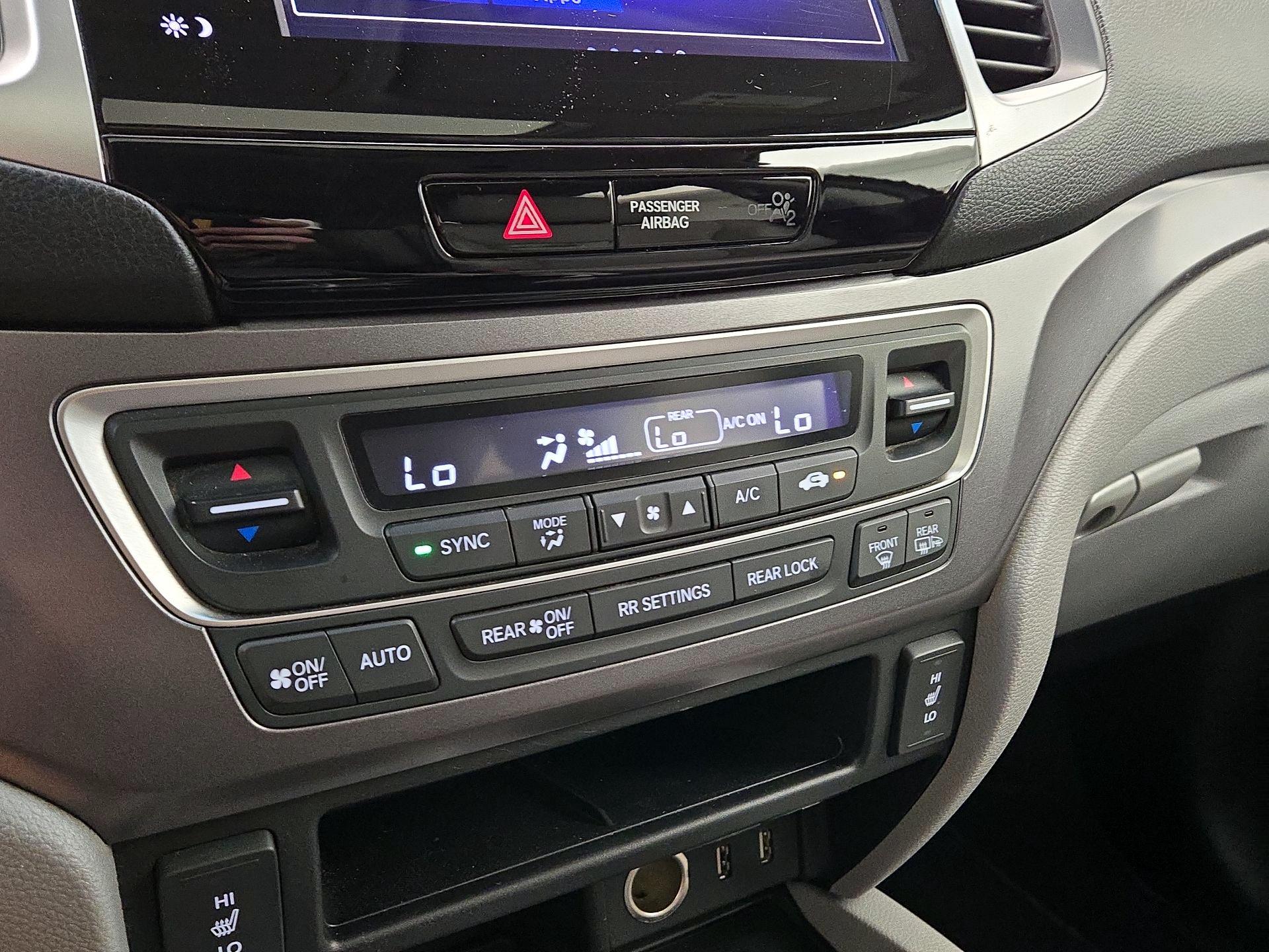 Thumbnail: 2018 Honda Pilot - 16