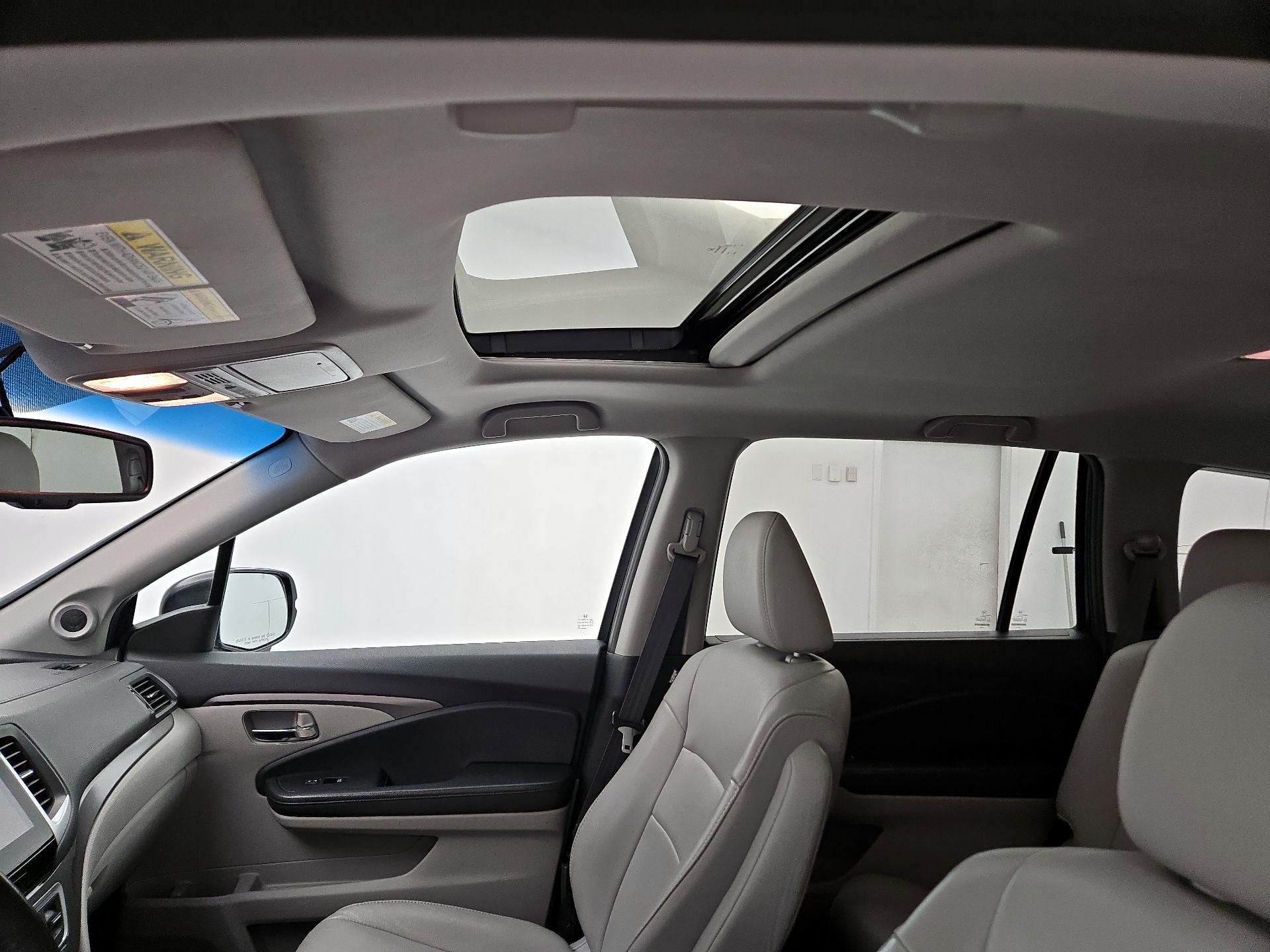 Thumbnail: 2018 Honda Pilot - 19