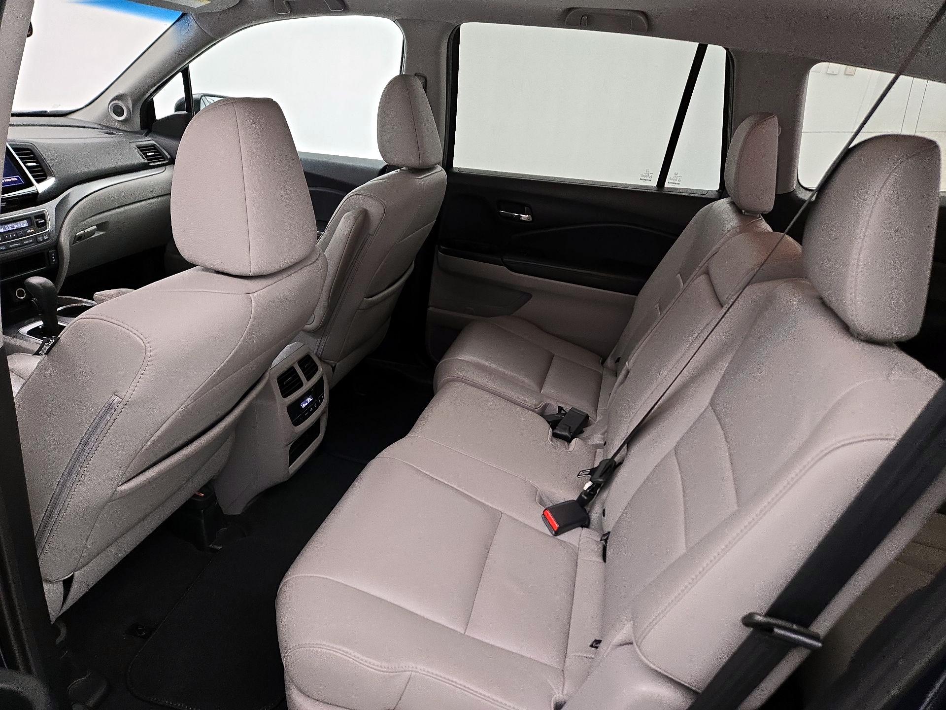 Thumbnail: 2018 Honda Pilot - 20